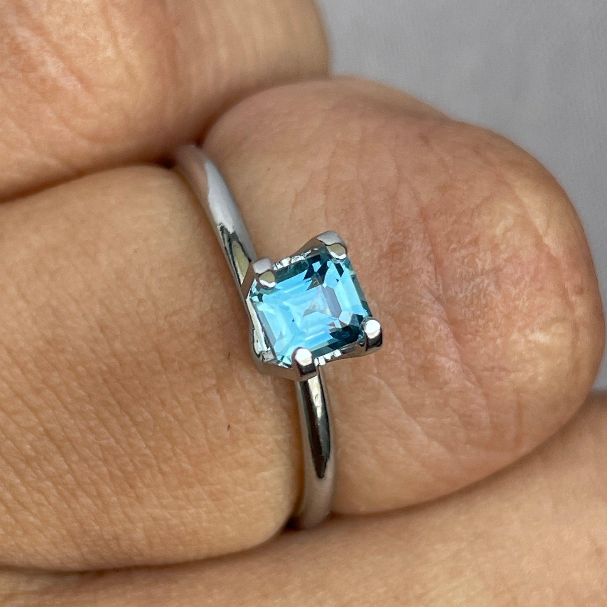 Neon Blue Sapphire Ring