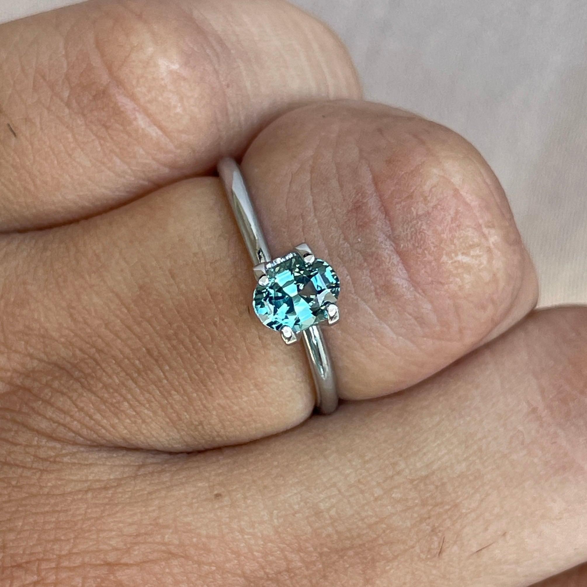 Teal sapphire stone Oval cut, lagoon green sapphire 0.98 crt teal sapphire. Clean Sapphire, Loose Stone