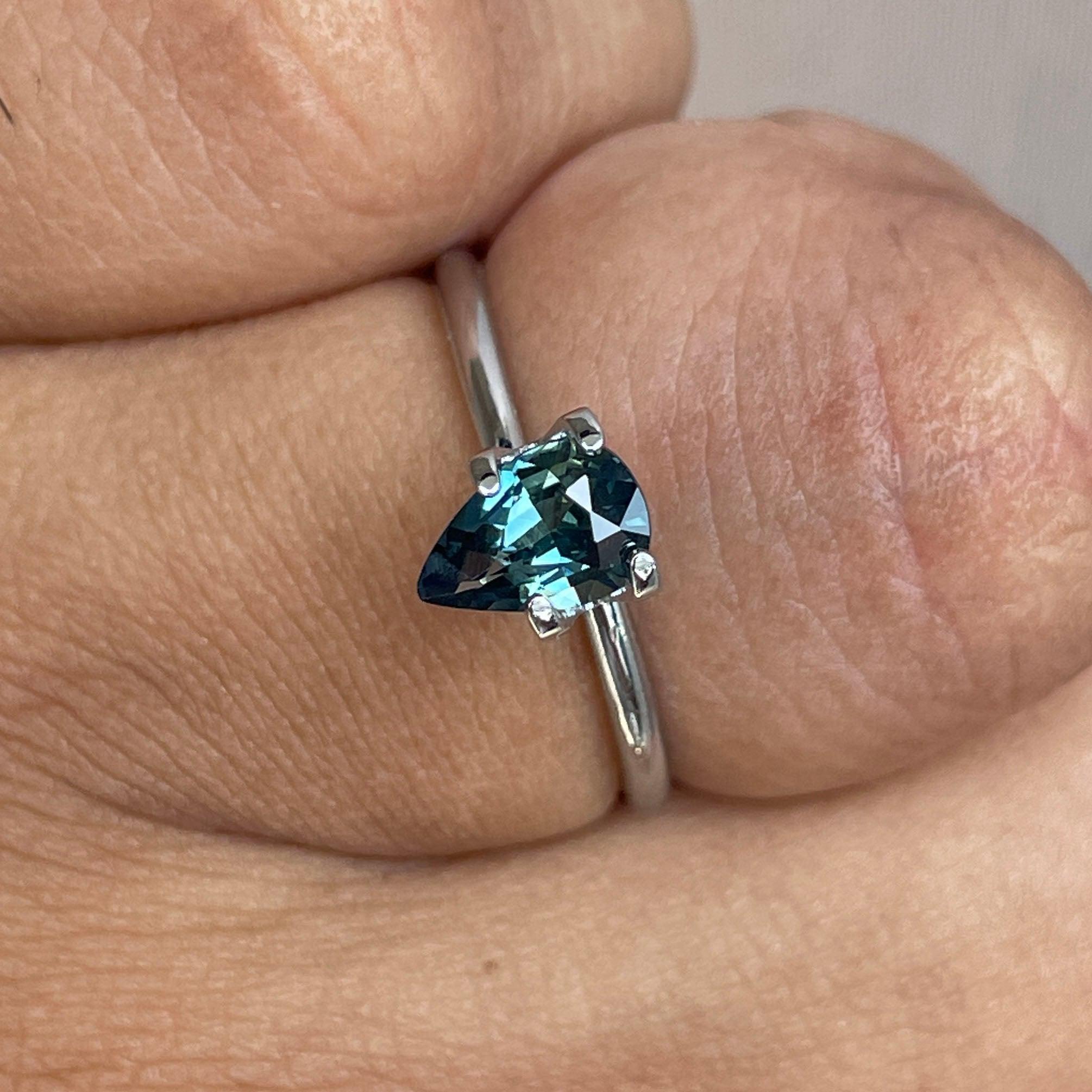 Teal sapphire Pear cut, 0.93 crt - NASHGEMS