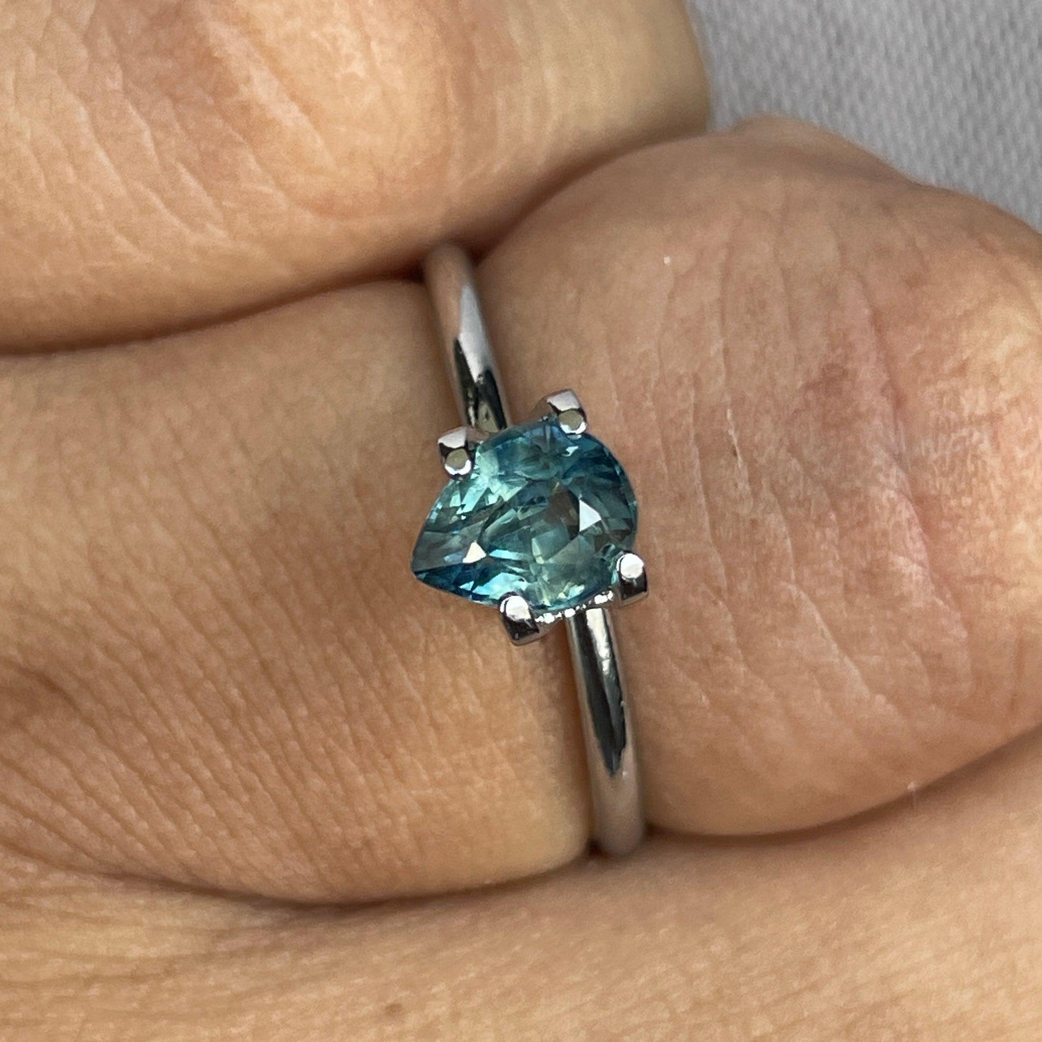 This 1.14 crt Green Sapphire is well cut to bring out the best colour and lustre, and has a perfect colour blend. - NASHGEMS
