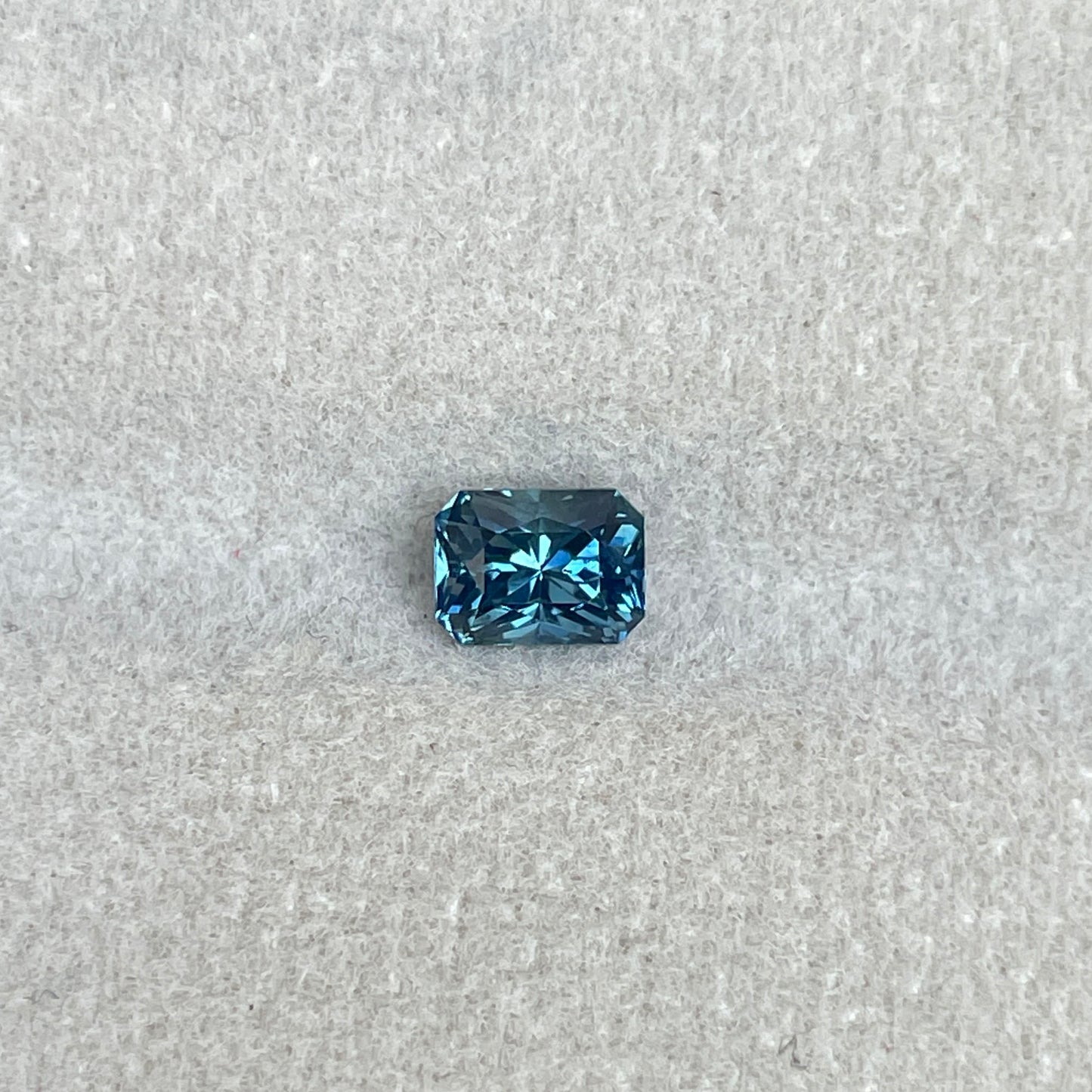 Teal sapphire, 0.92 crt.