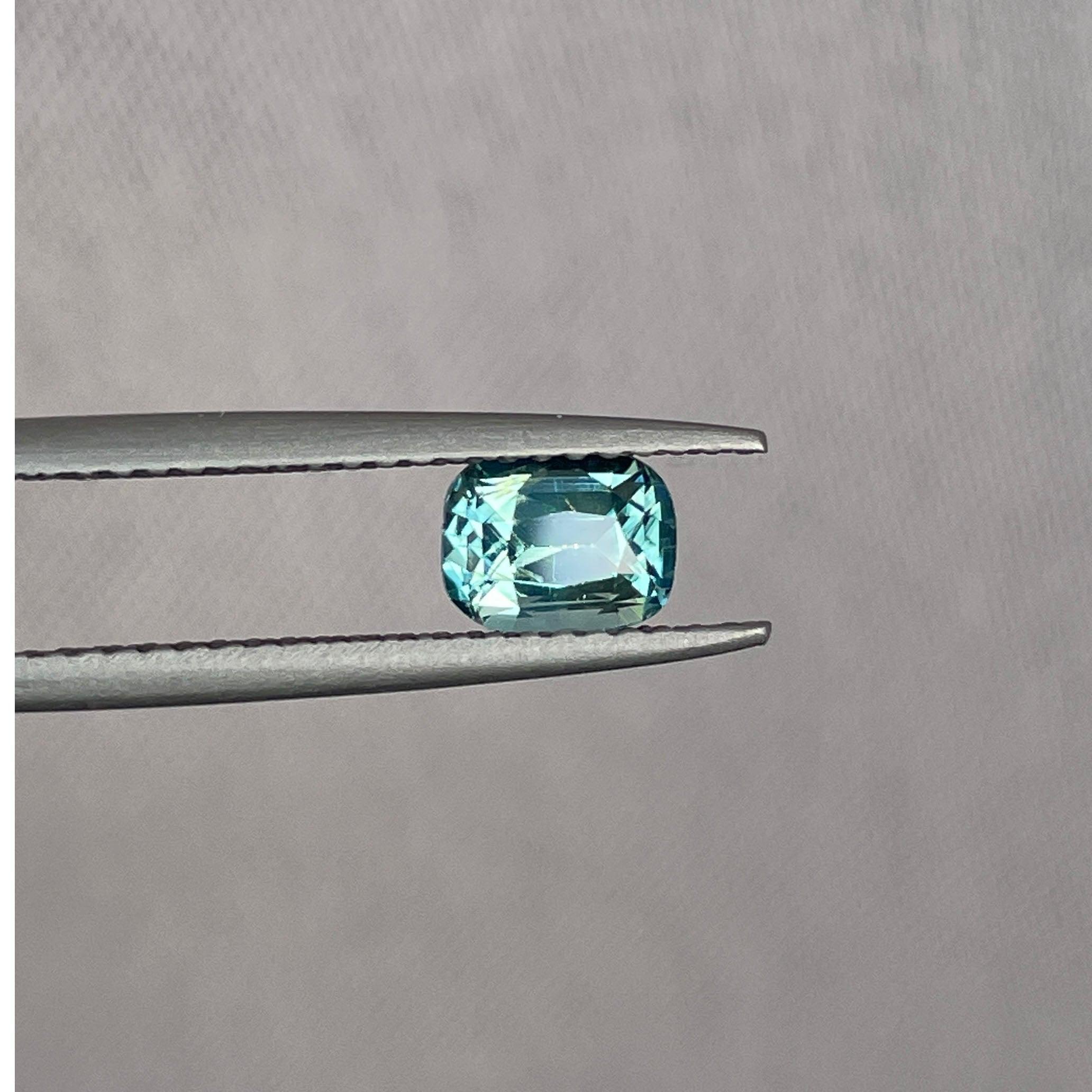 This 1.00 crt Green Sapphire is well cut to bring out the best colour and lustre, and has a perfect colour blend. - NASHGEMS