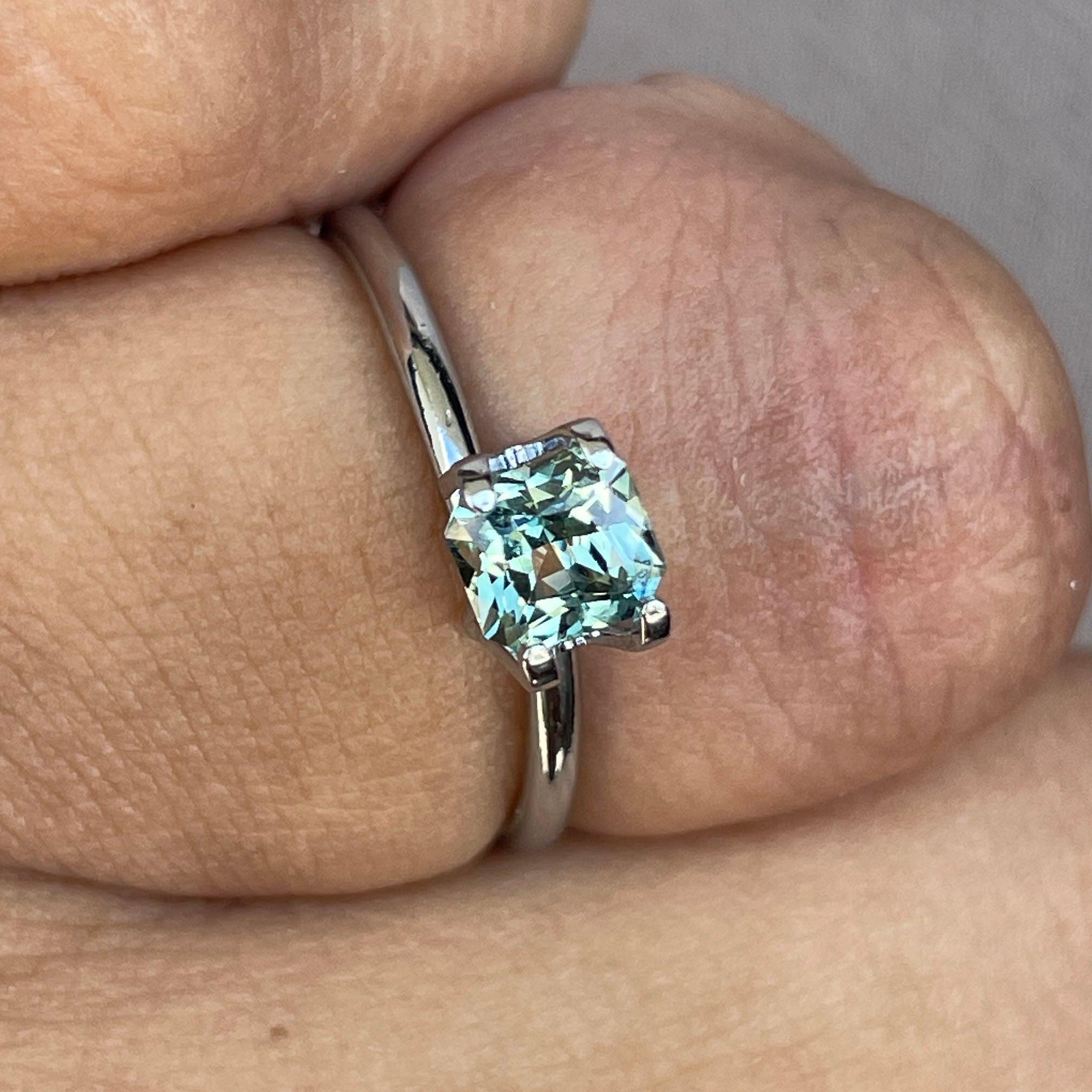 Teal Sapphire 0.88 Ct, Natural Teal Sapphire 
