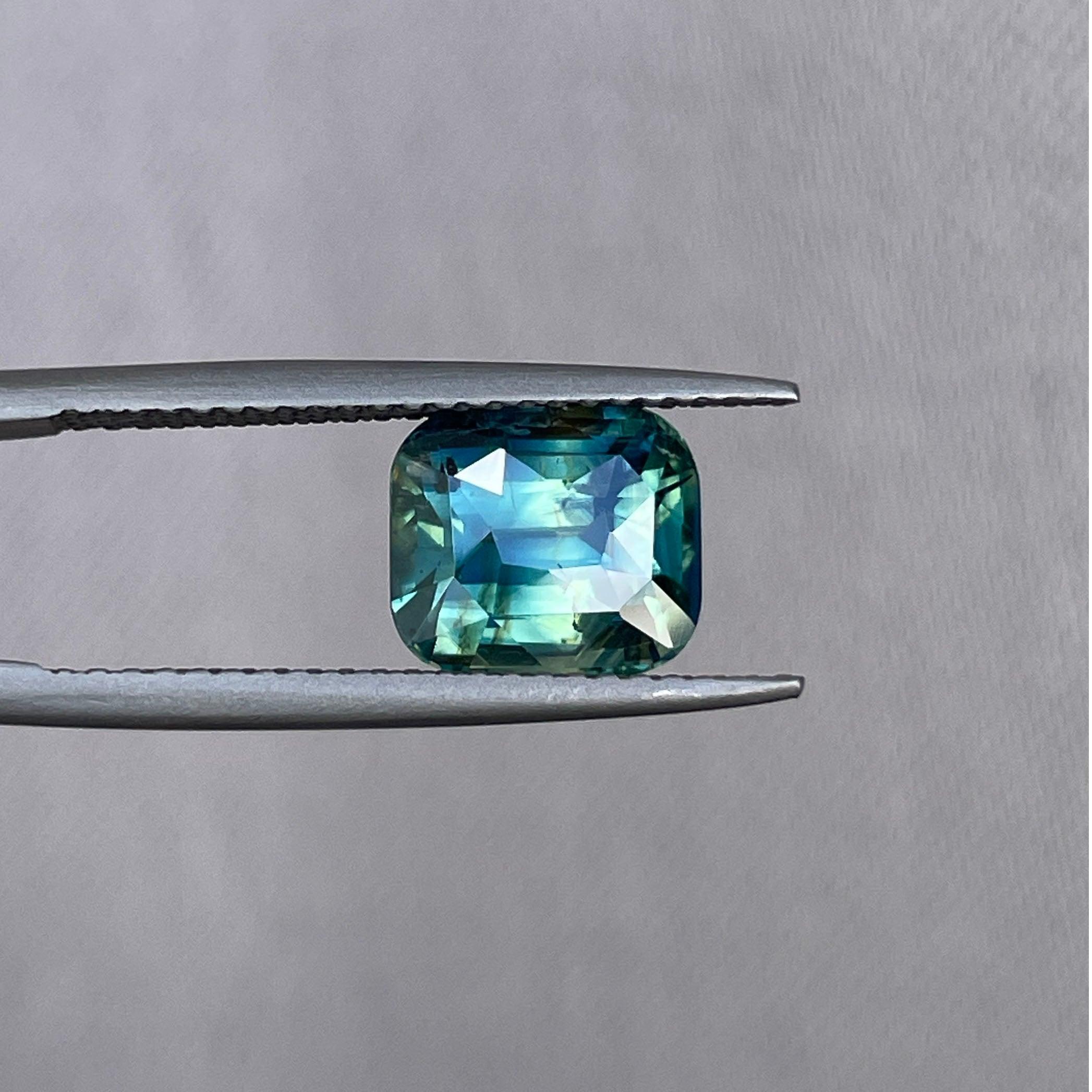 3.15 crt Green Sapphire Blue yellow Natural Sapphire