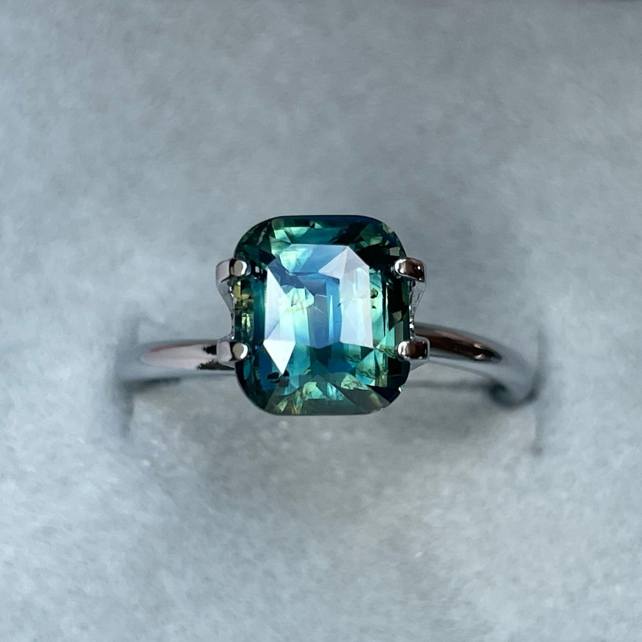 3.15 crt Green Sapphire Blue yellow Natural Sapphire