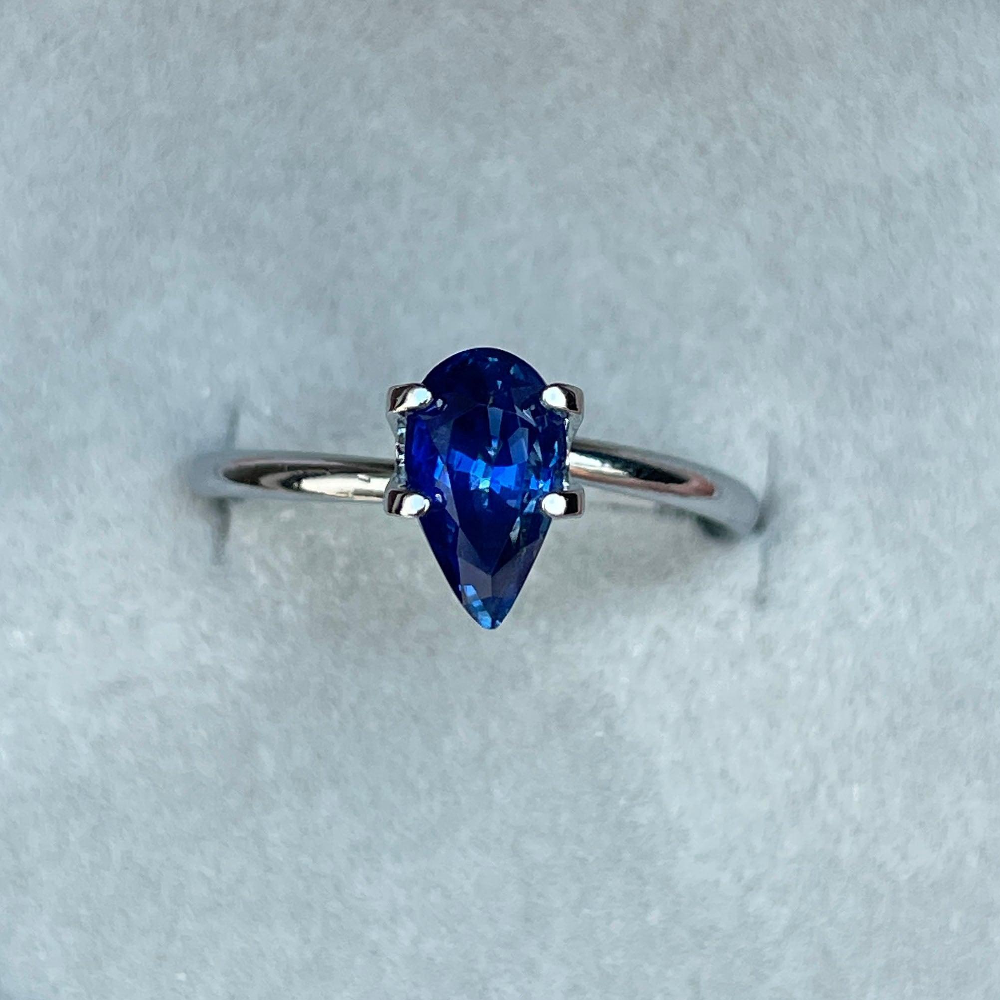 blue sapphire engagement rings