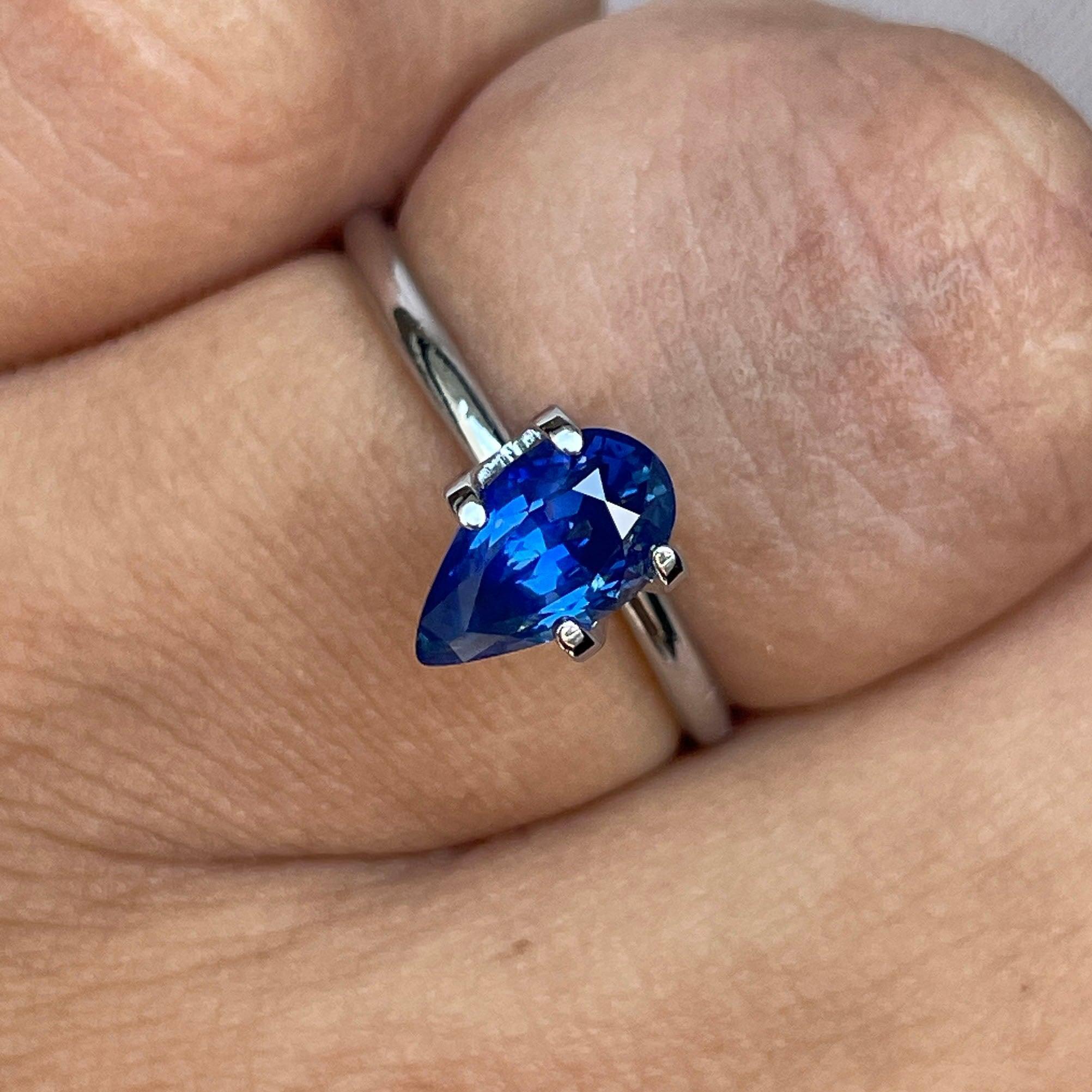 blue sapphire engagement rings