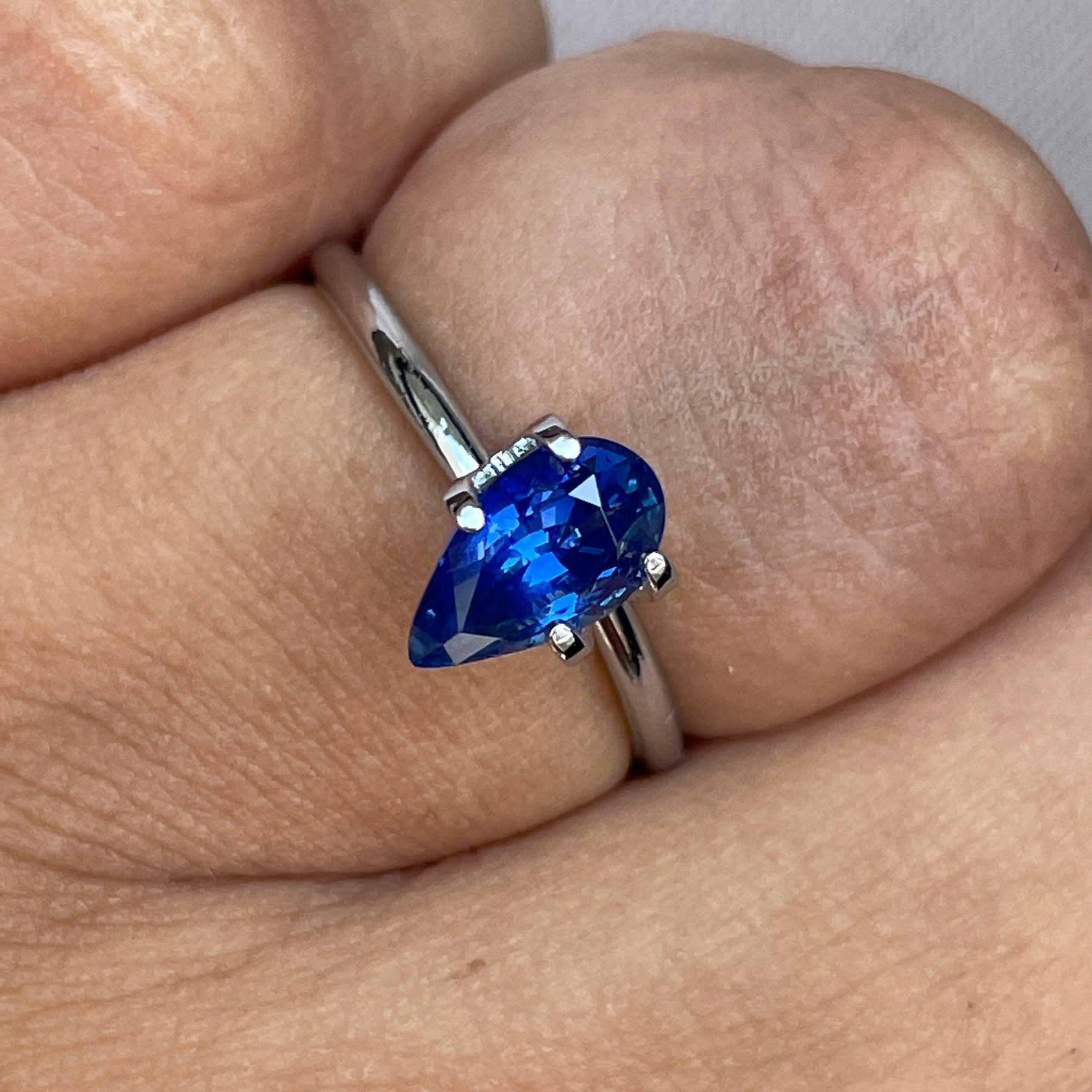 blue sapphire engagement rings