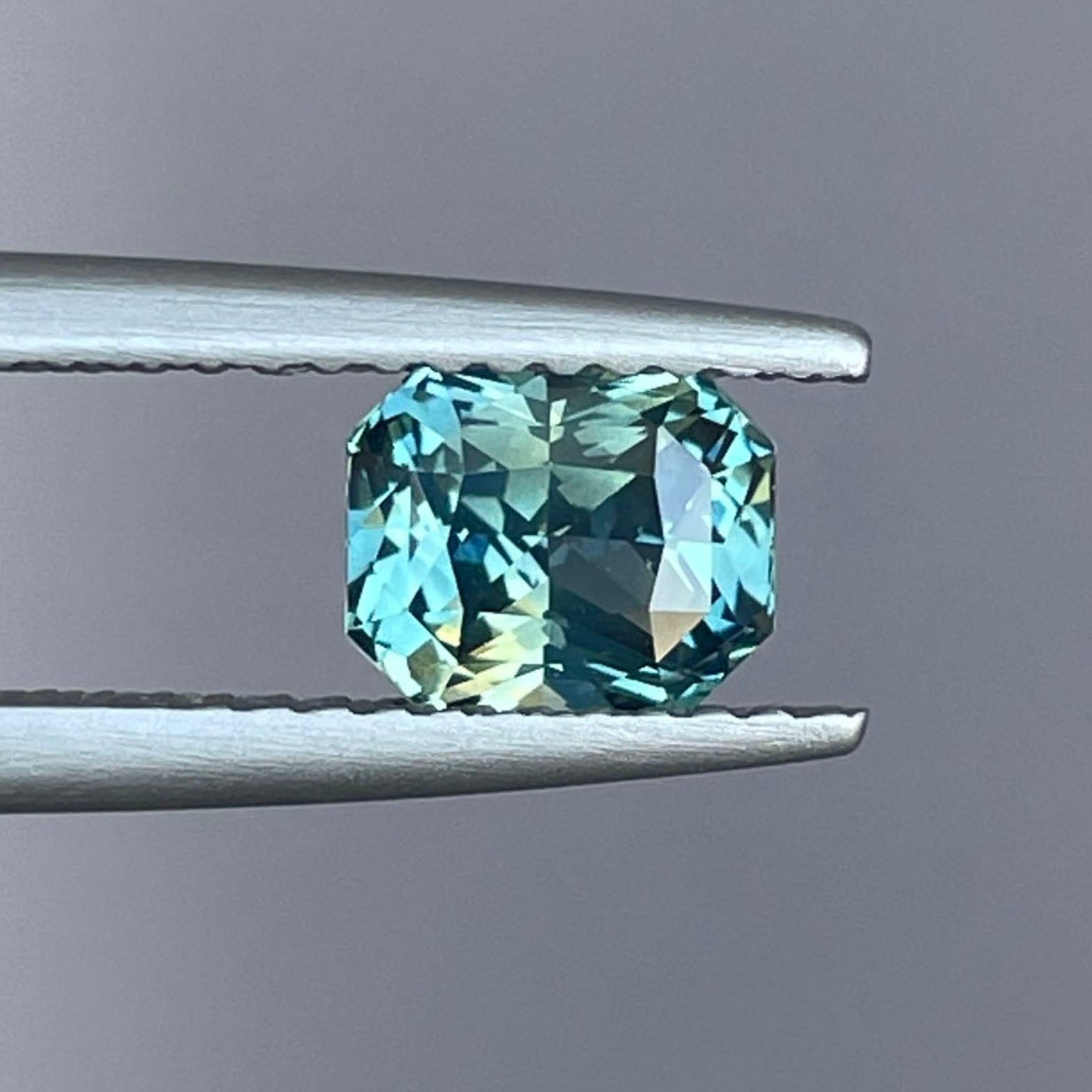 天然蓝绿色蓝宝石，辐射形切割，1.28克拉散装宝石，来自NASHGEMS，适合定制戒指或吊坠。