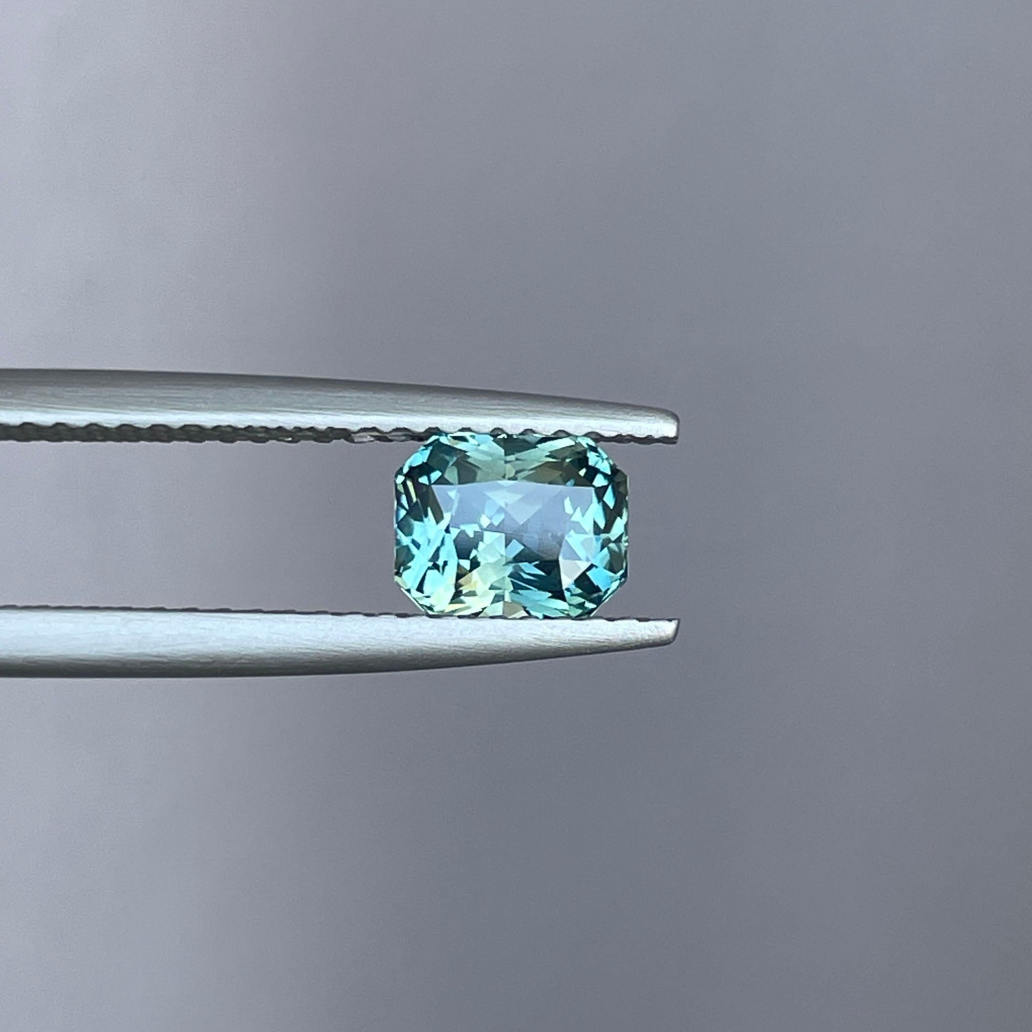NATURAL BLUE GREEN SAPPHIRE RADIANT 1.28