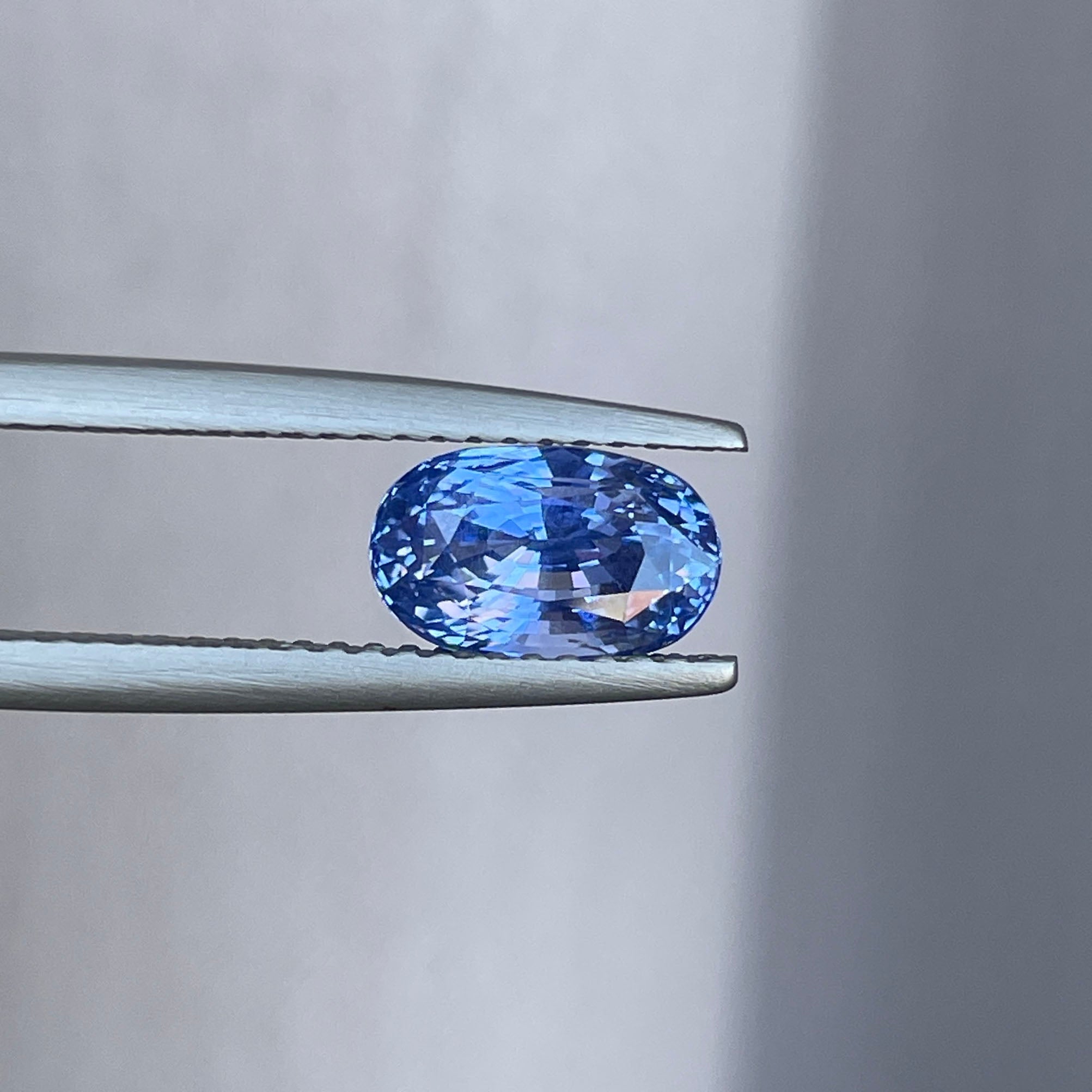 NATURAL BLUE SAPPHIRE OVAL 2.12
