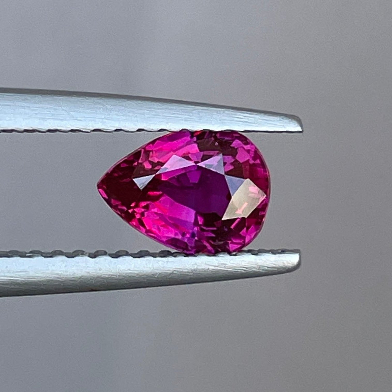 Pierre précieuse naturelle en rubis, forme poire, 1,05 carat, non chauffée, idéale pour bagues de fiançailles personnalisées ou pendentifs, par Nashgems.