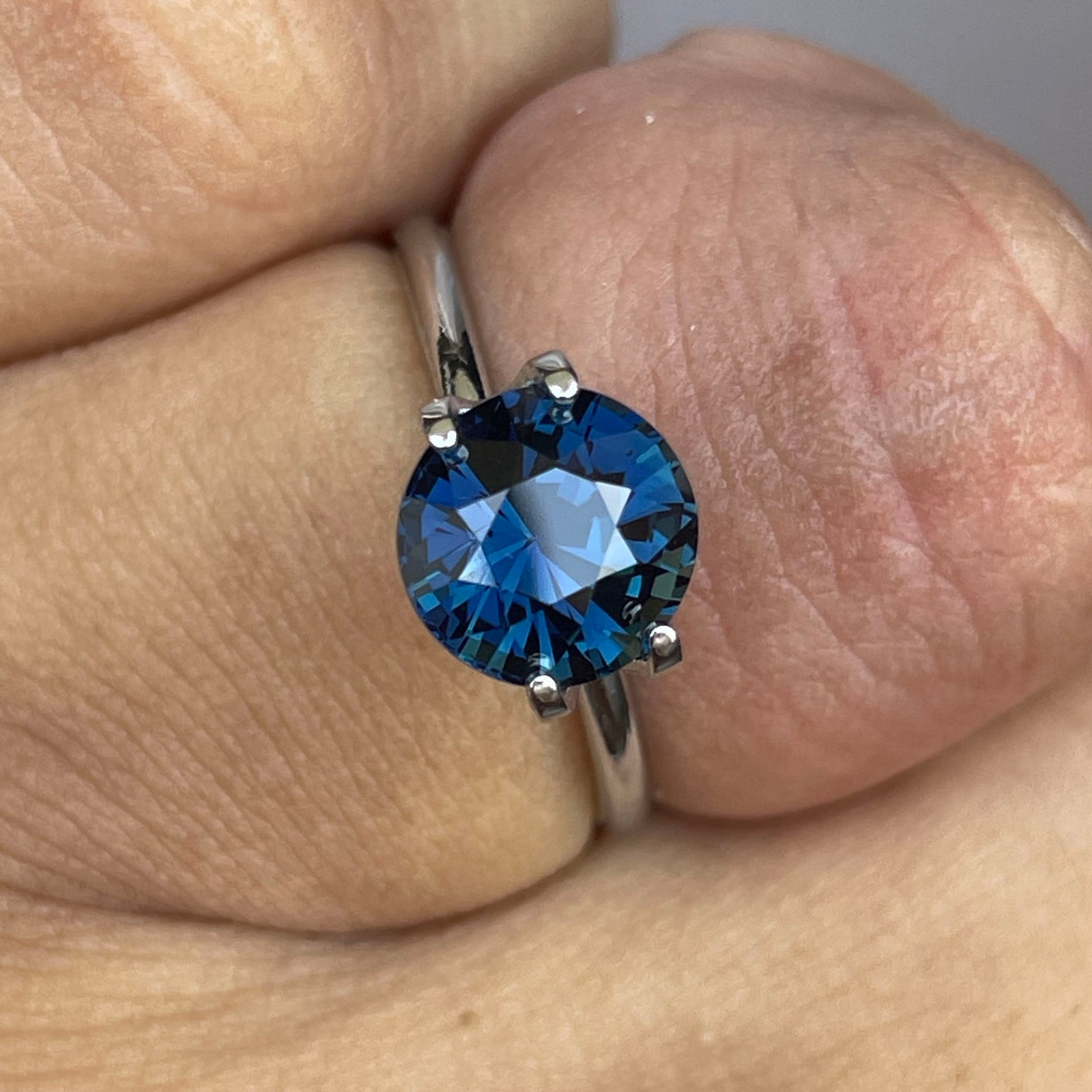NATURAL TEAL BLUE GREEN ROUND SAPPHIRE 3.06