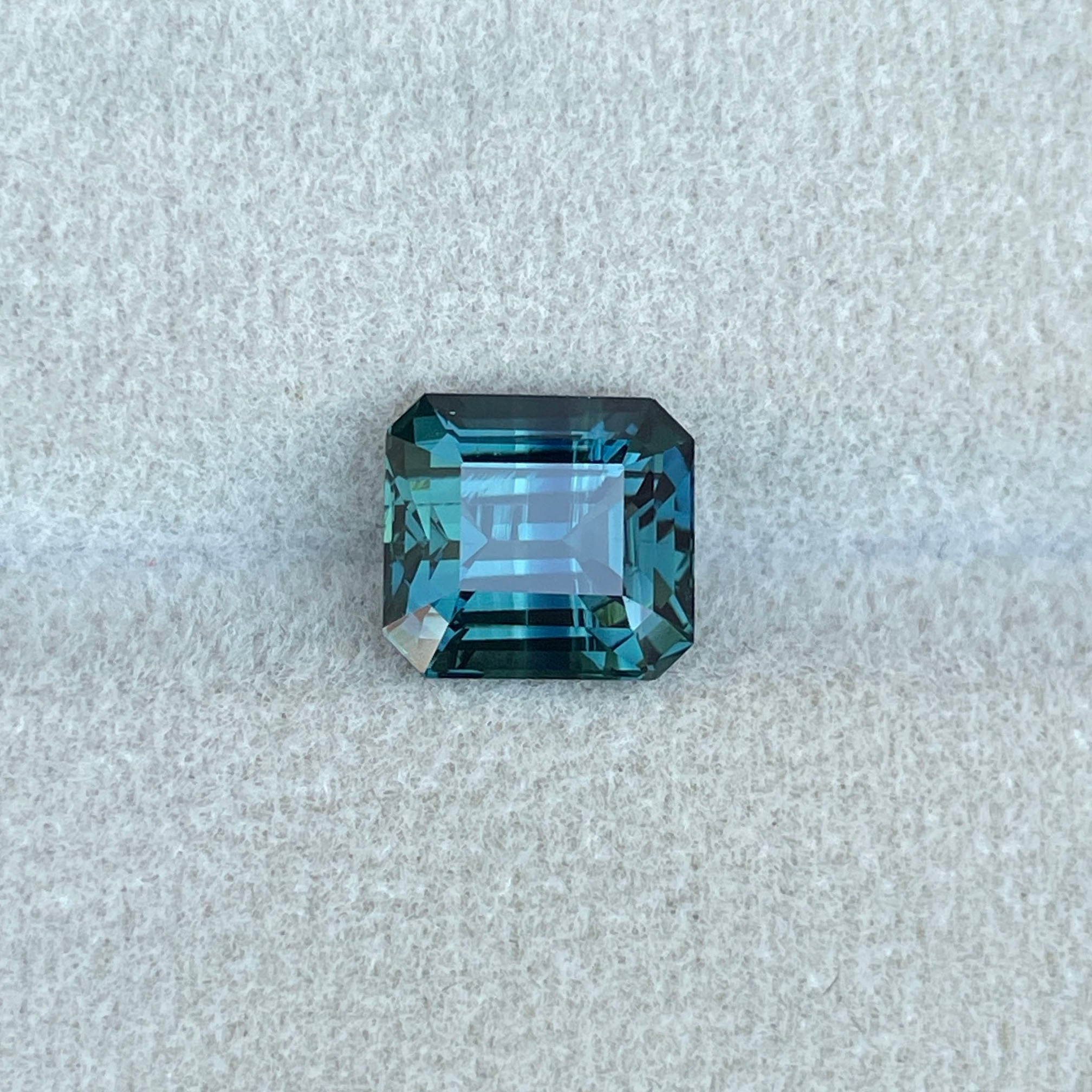 NATURAL TEAL BUE GREEN EMERALD SAPPHIRE 3.94