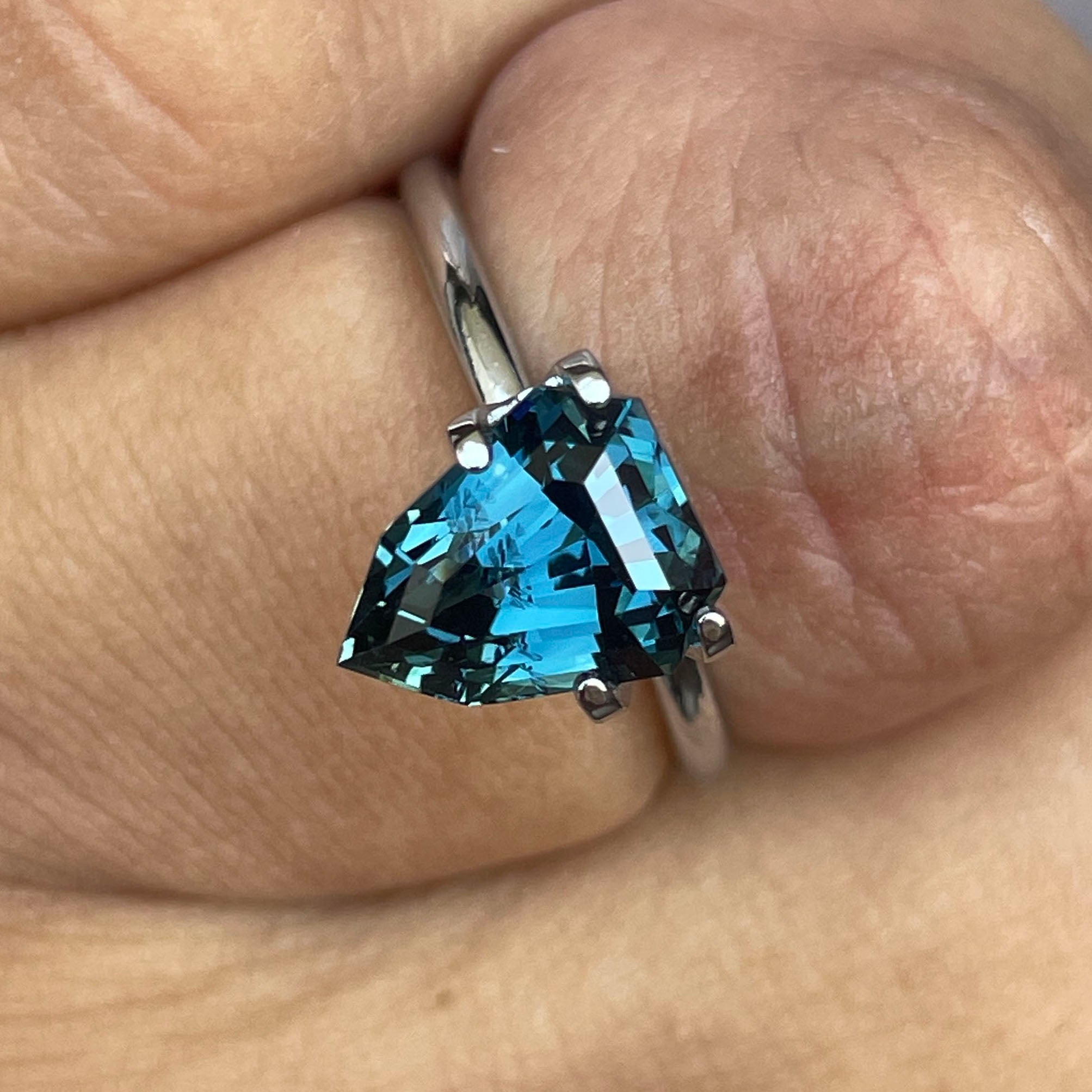 NATURAL TEAL SAPPHIRE SHEILD CUT 3.51