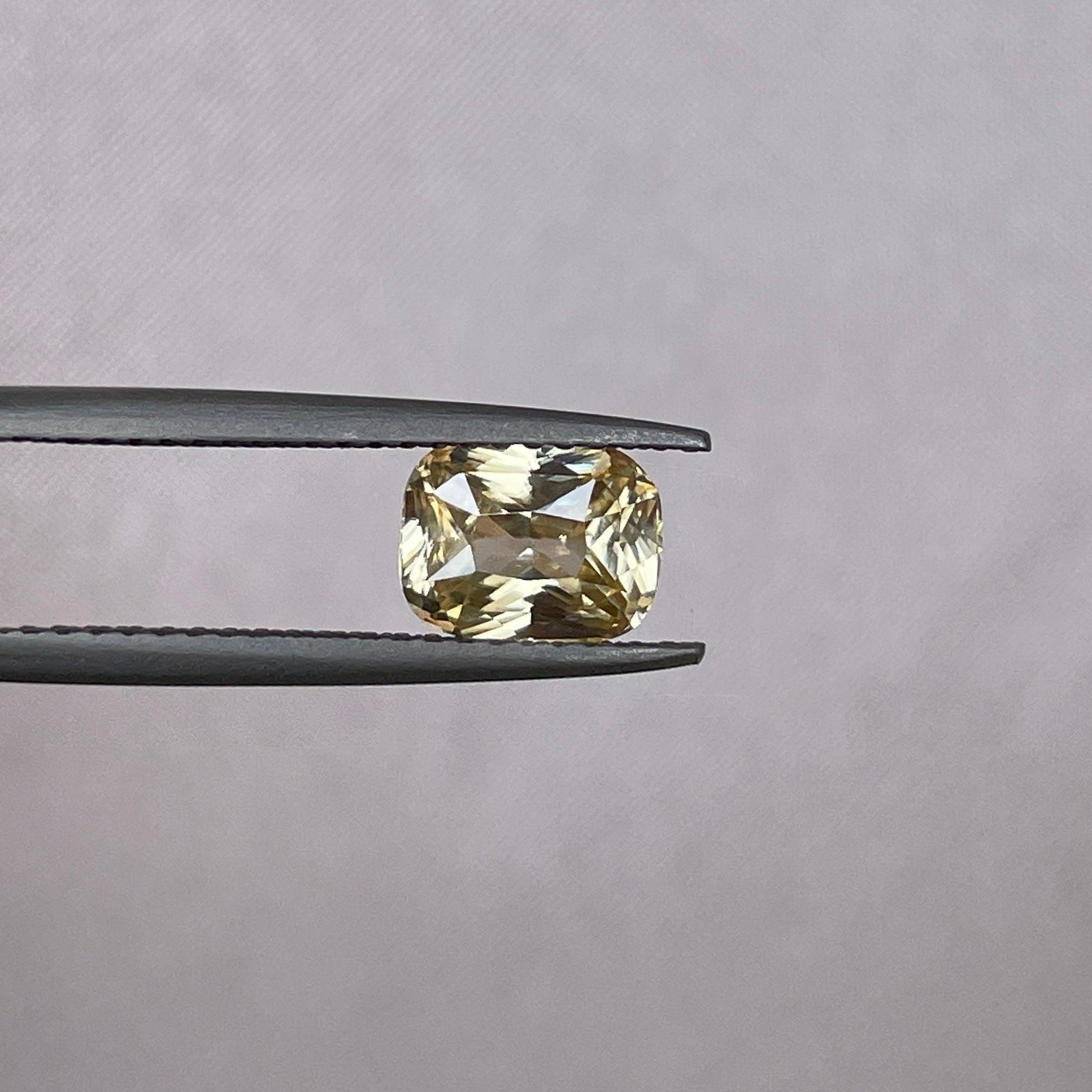 Natural Yellow Sapphire 1.60 ct. yellowish peach fuzz