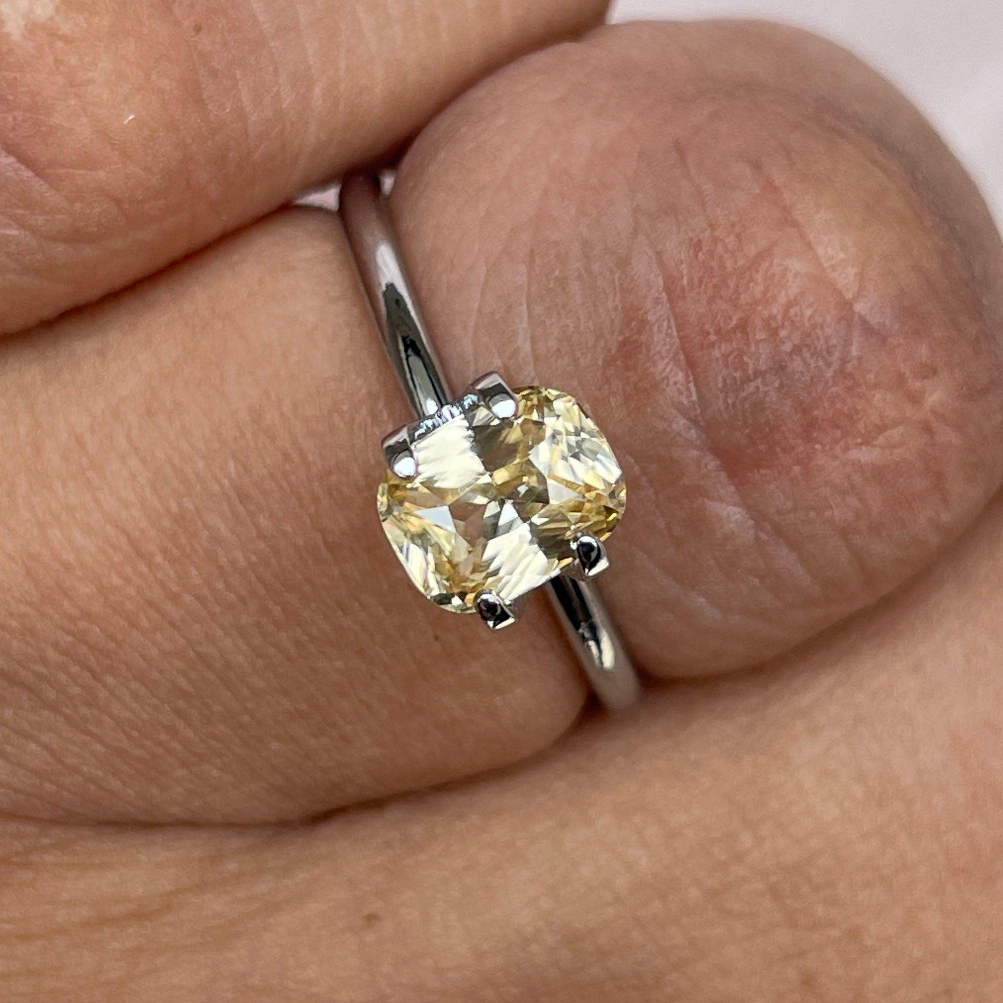 Natural Yellow Sapphire 1.60 ct. yellowish peach fuzz