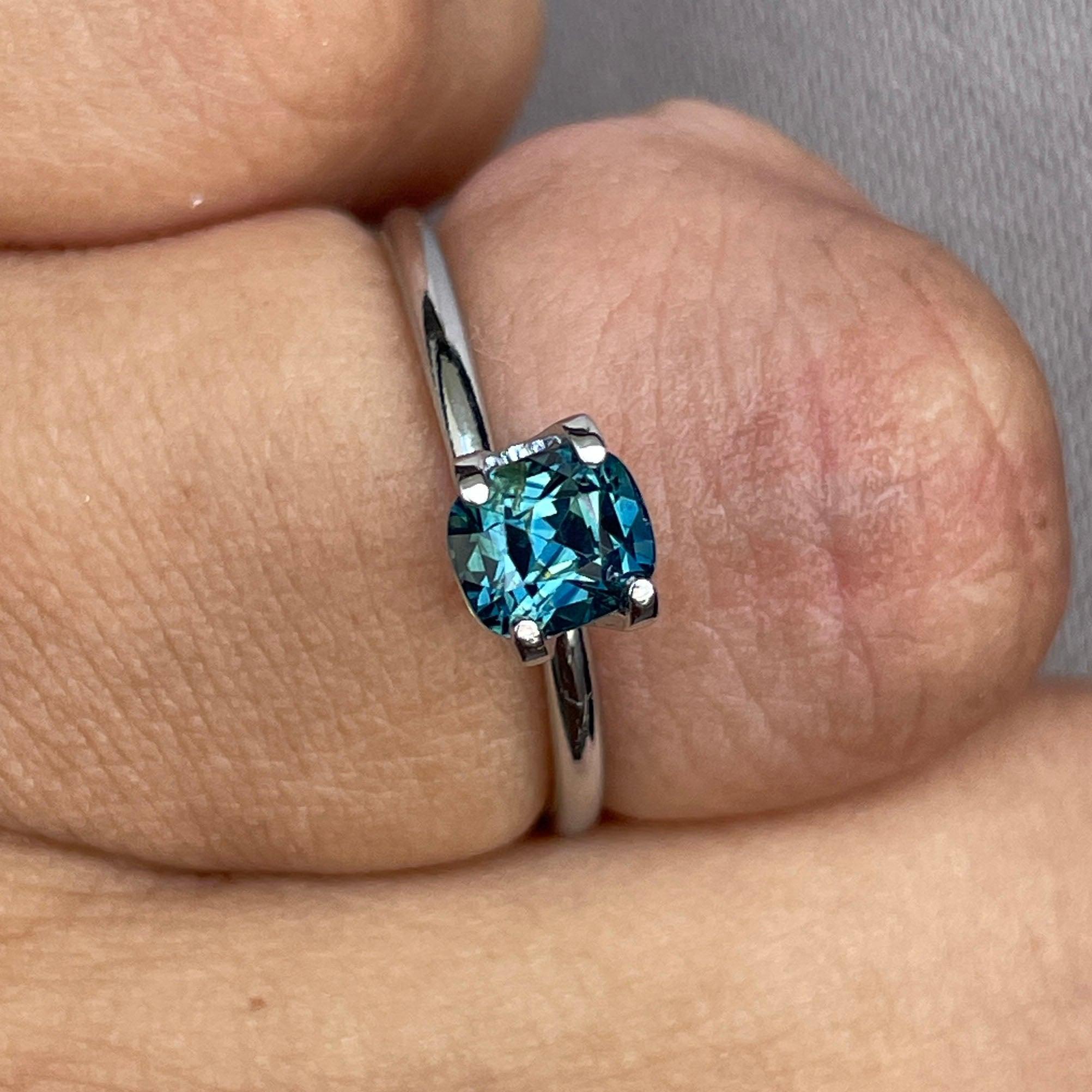 blue green sapphire