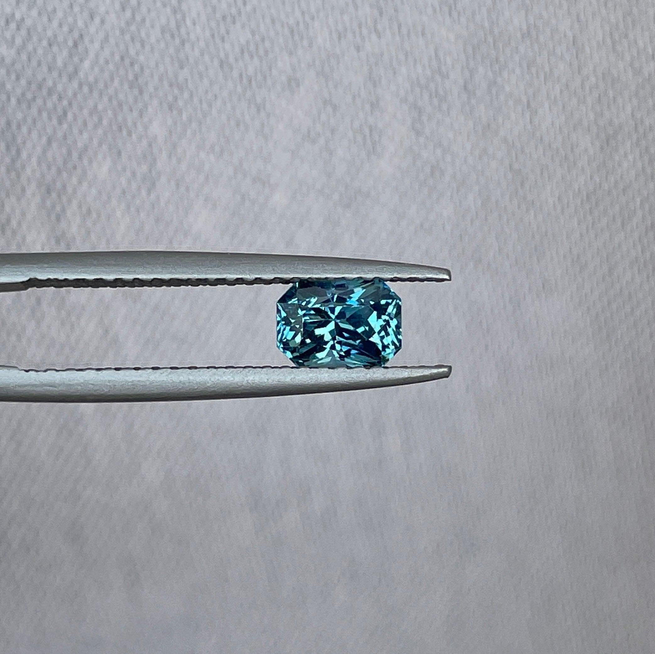 blue green sapphire