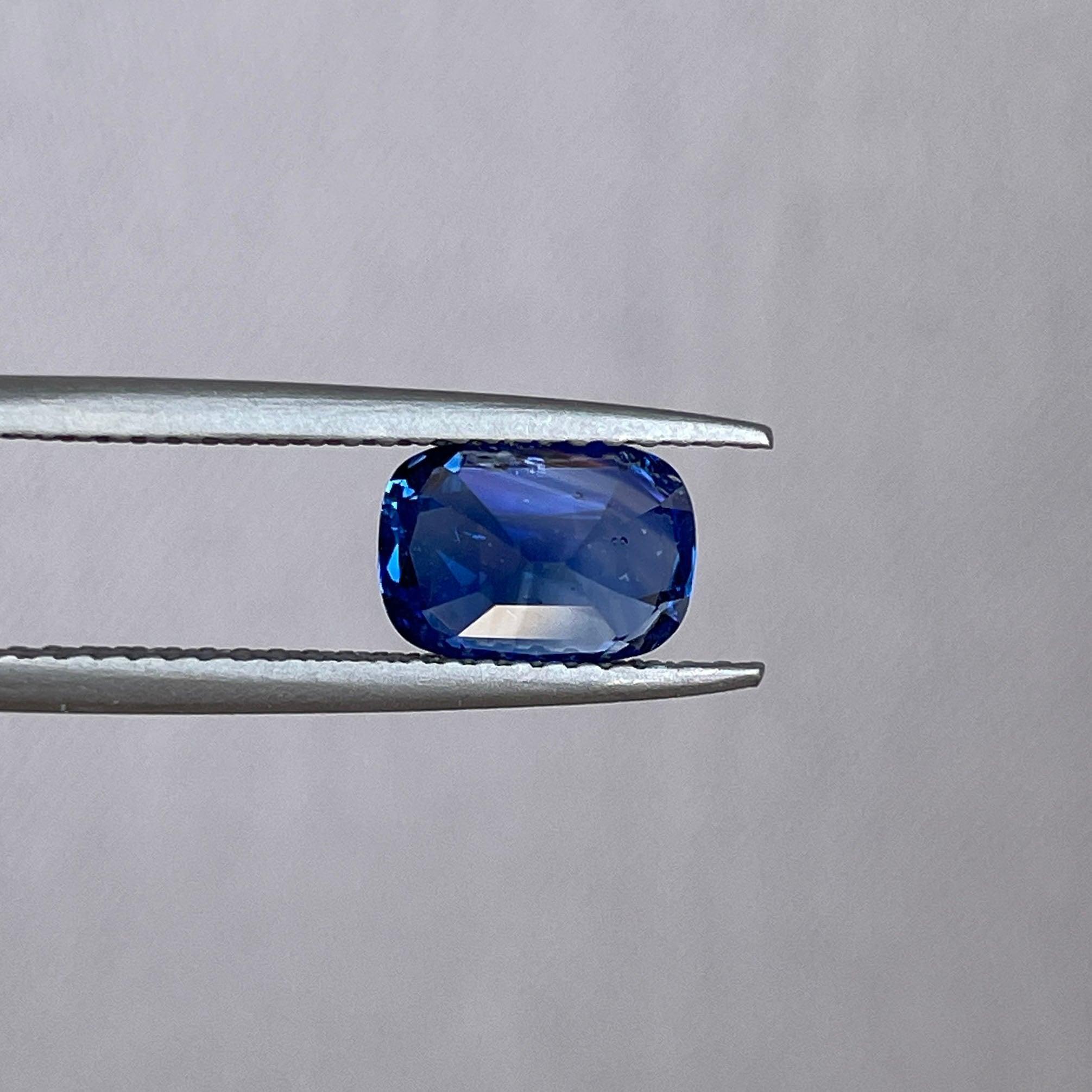 blue sapphire gemstone