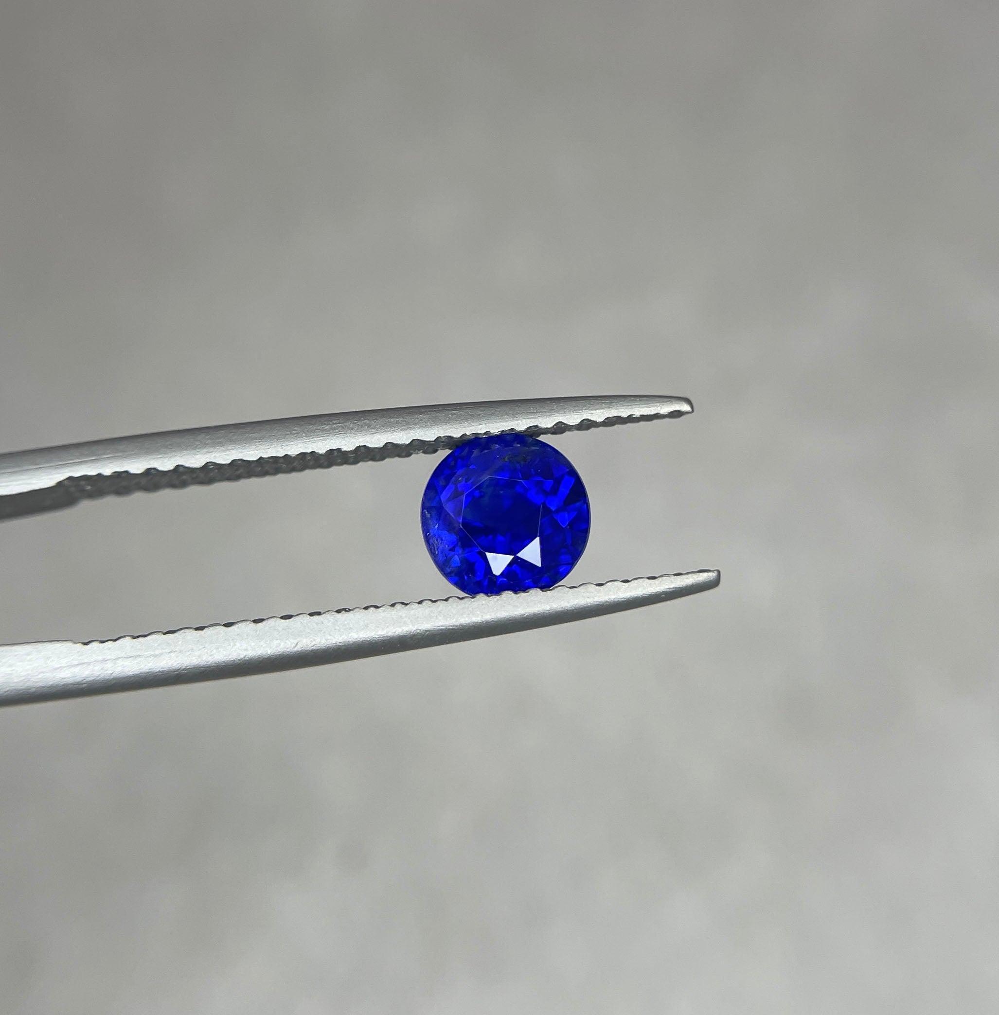 blue sapphire gemstone