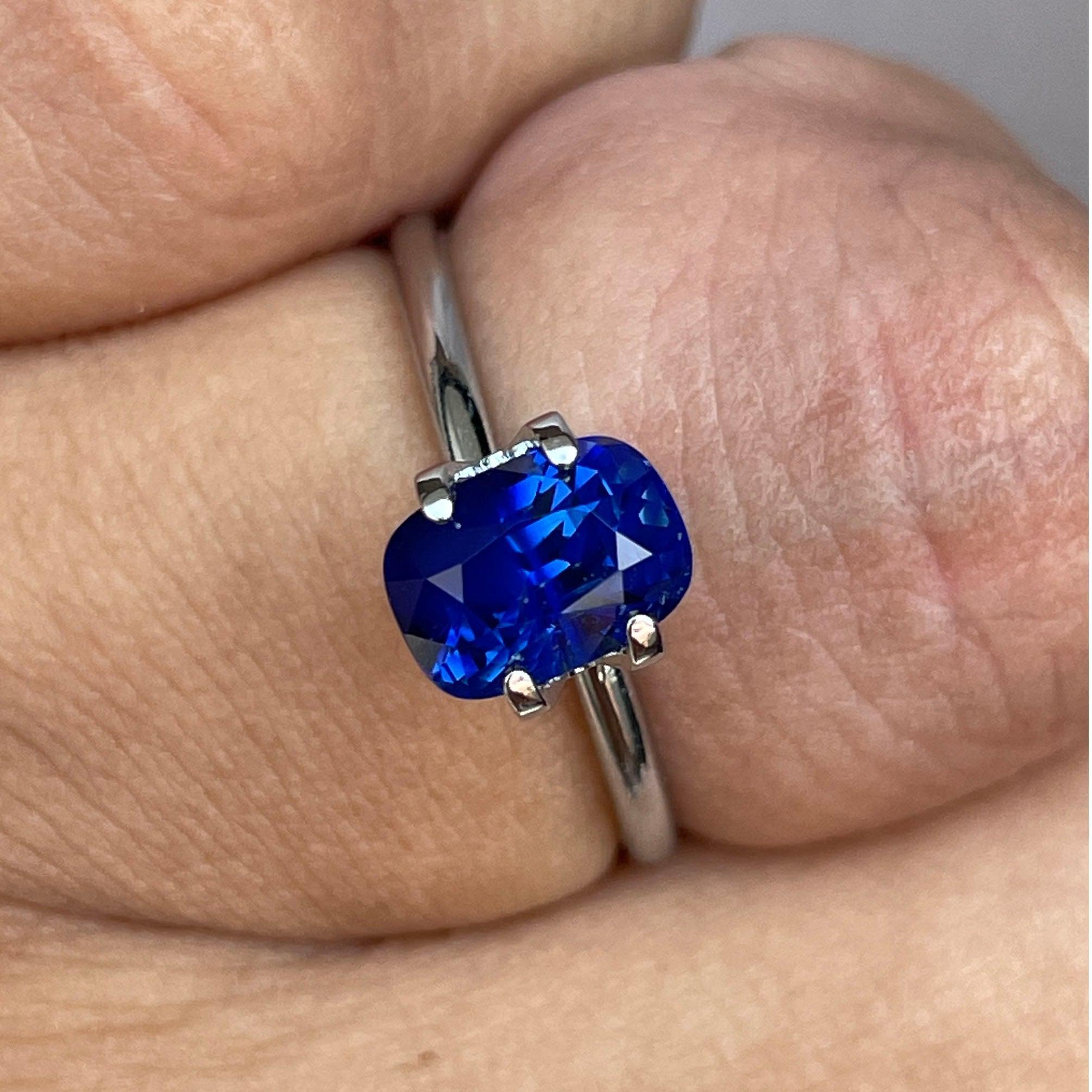 blue sapphire gemstone