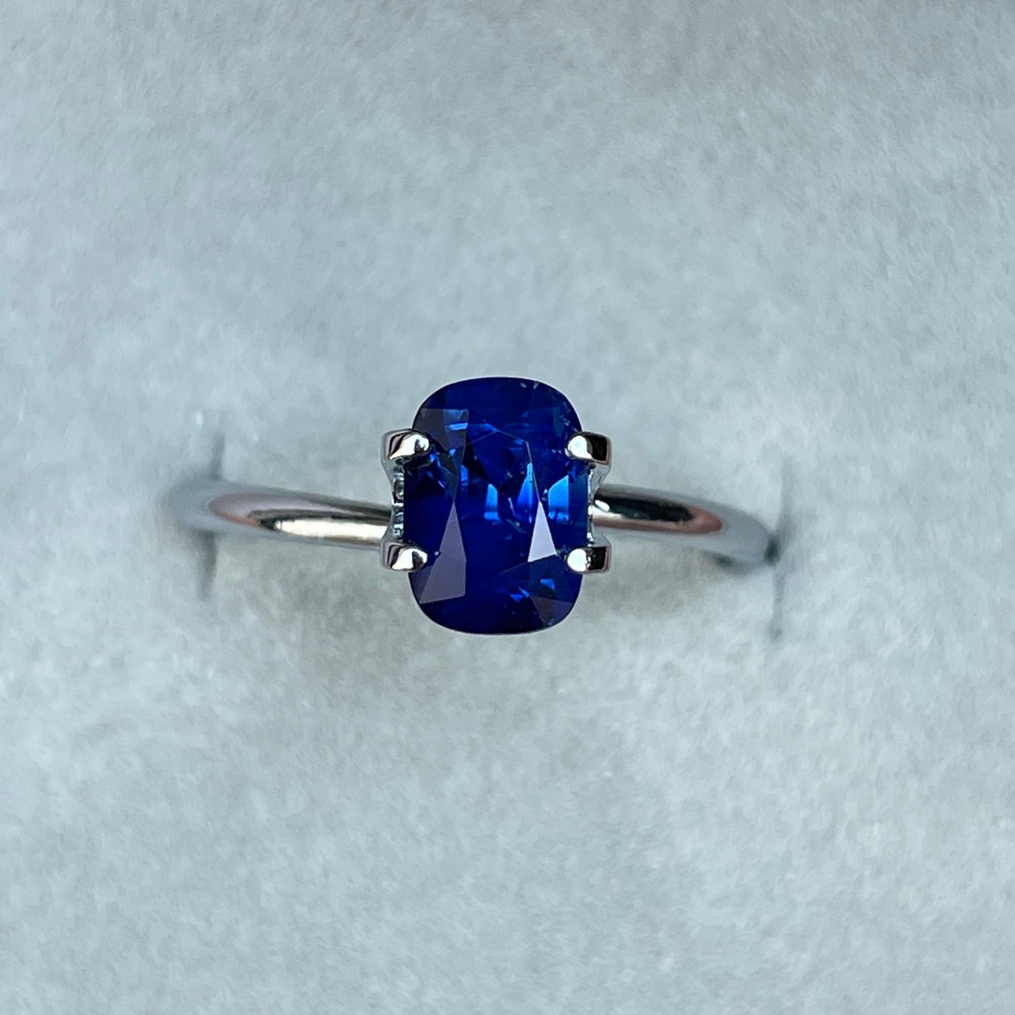blue sapphire gemstone
