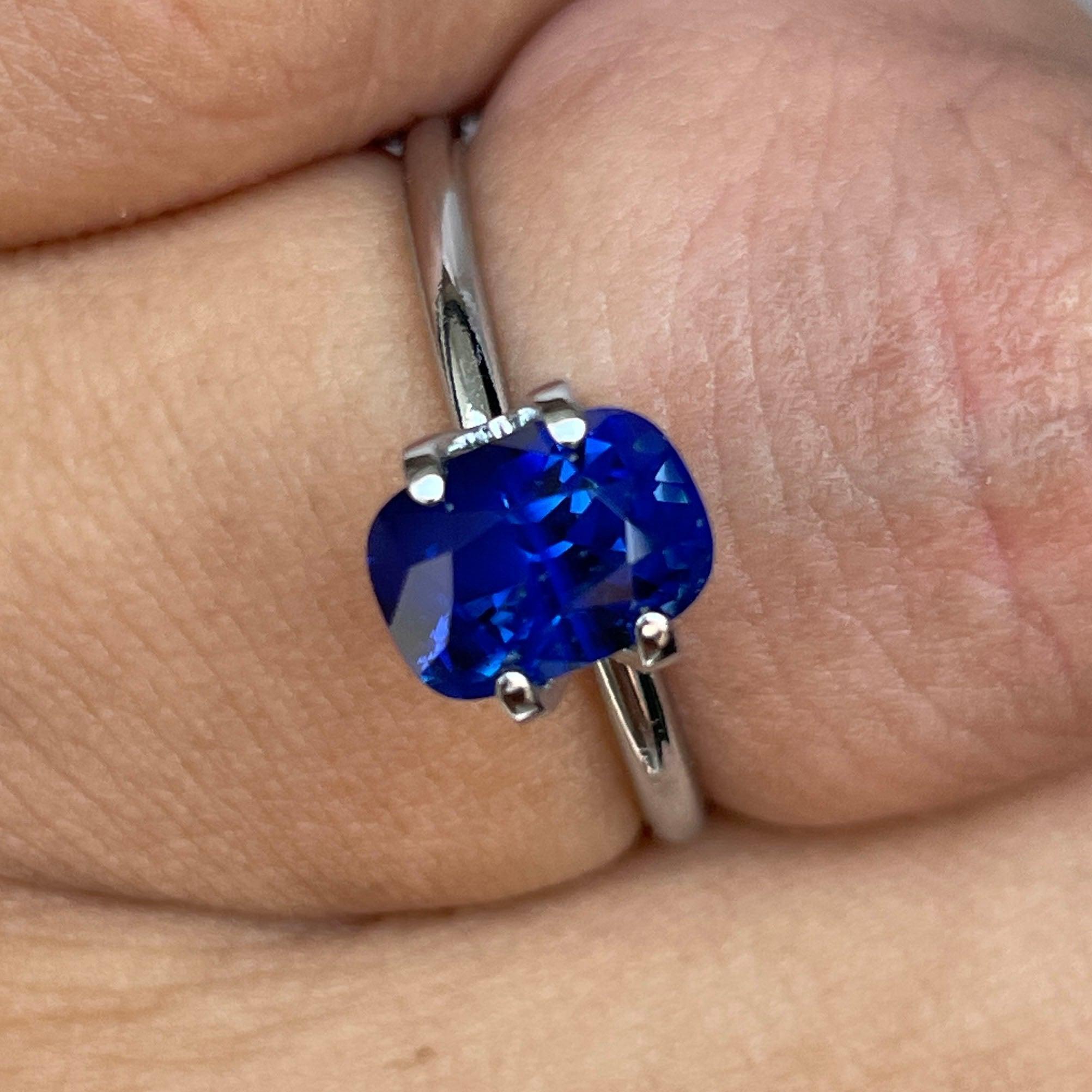 blue sapphire gemstone
