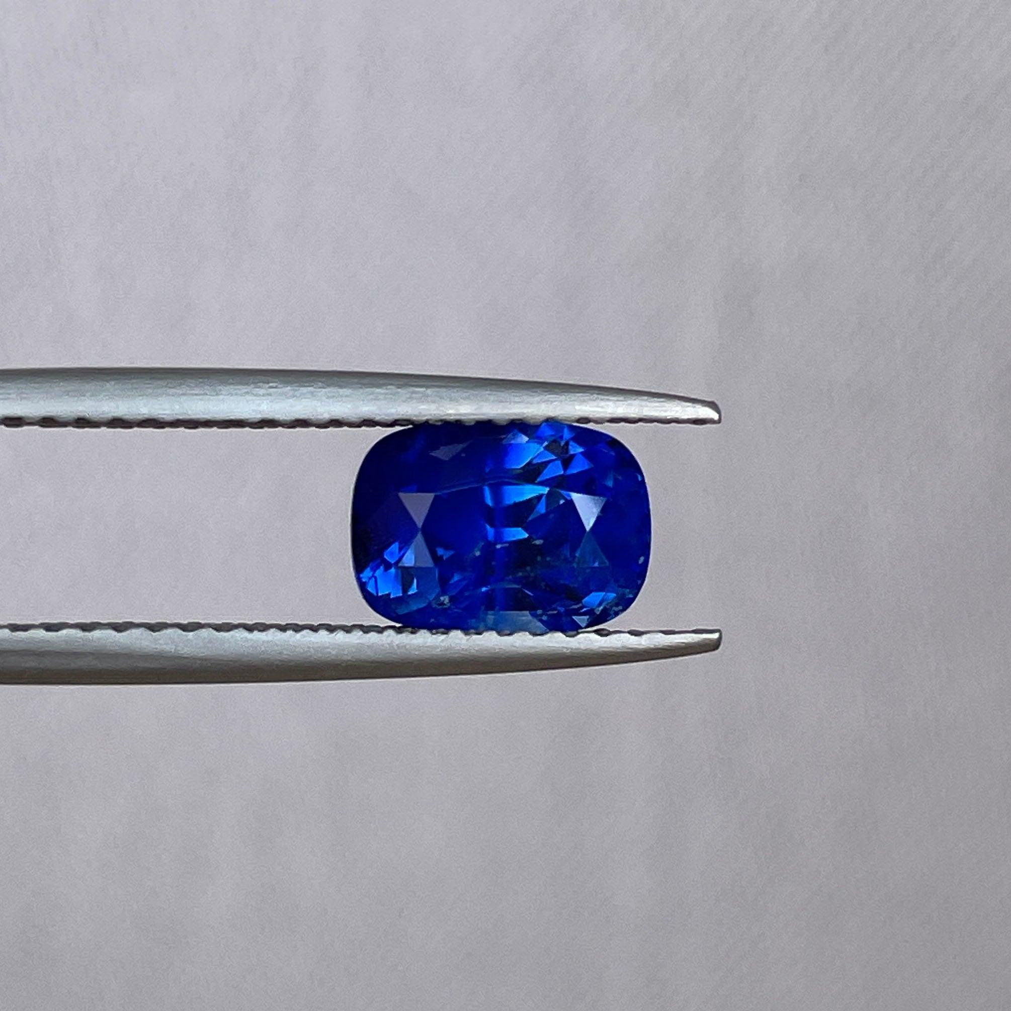 blue sapphire gemstone