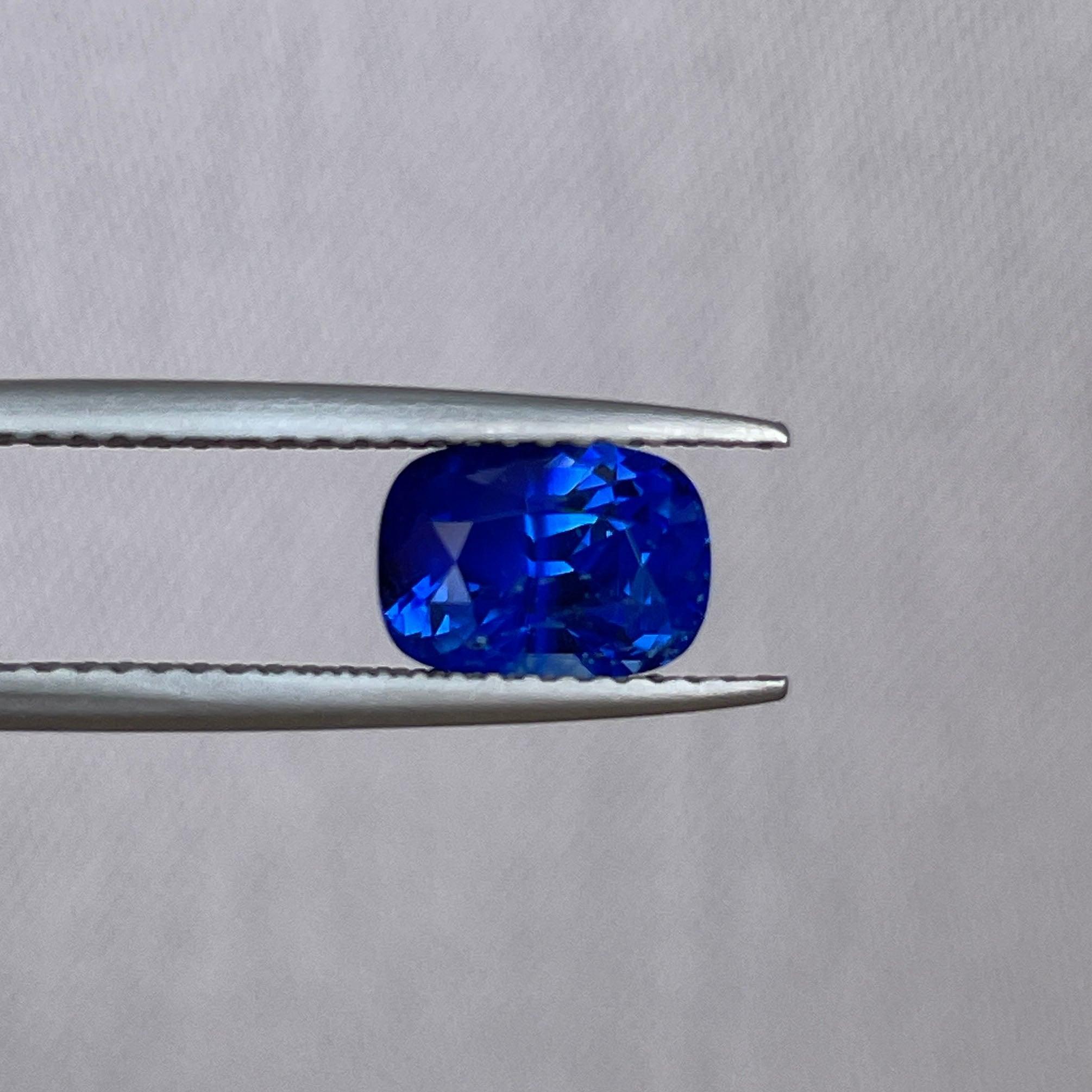 blue sapphire gemstone