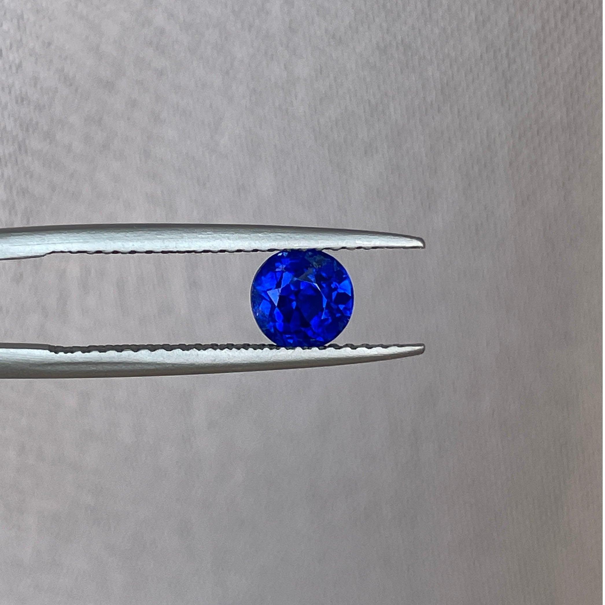 blue sapphire gemstone