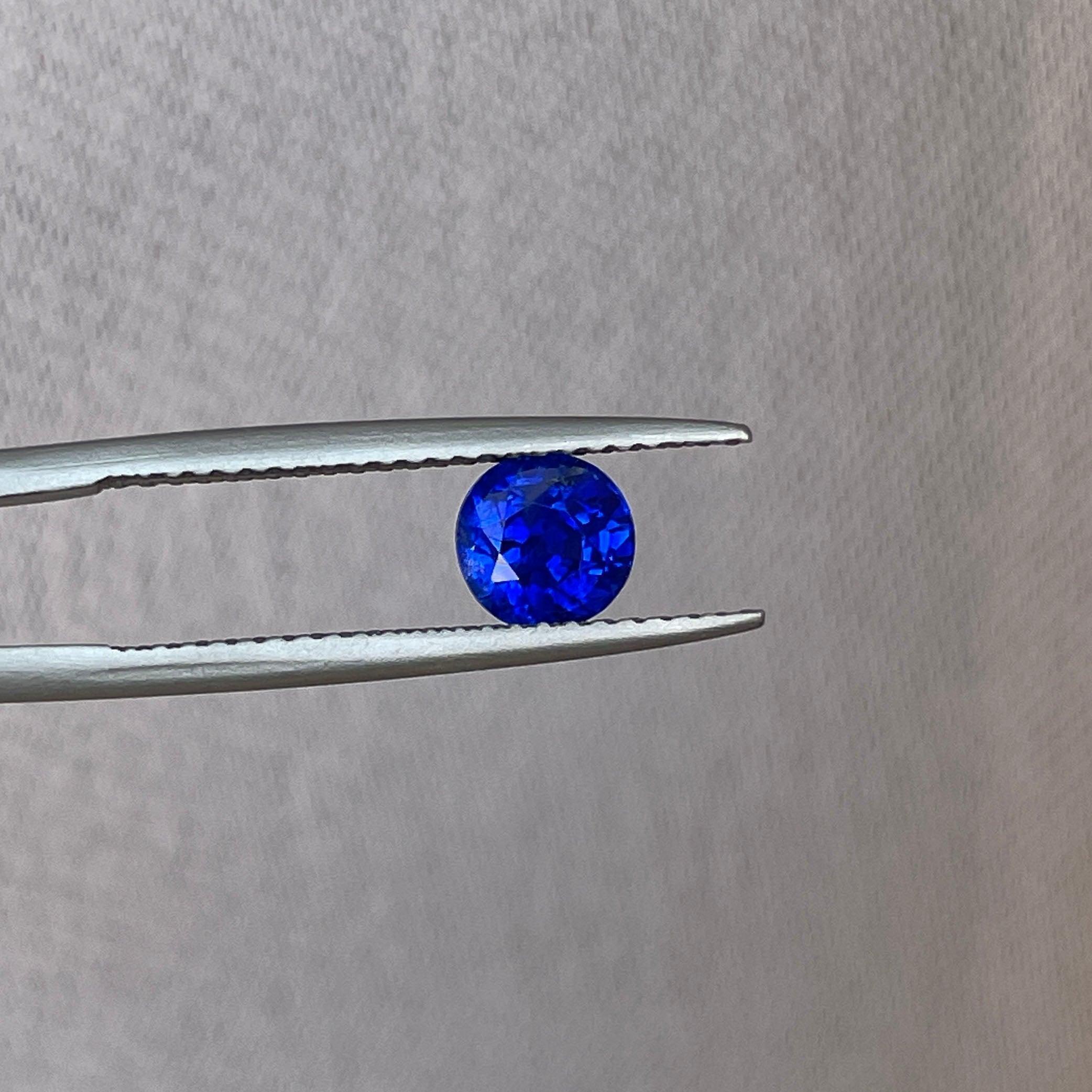 blue sapphire gemstone
