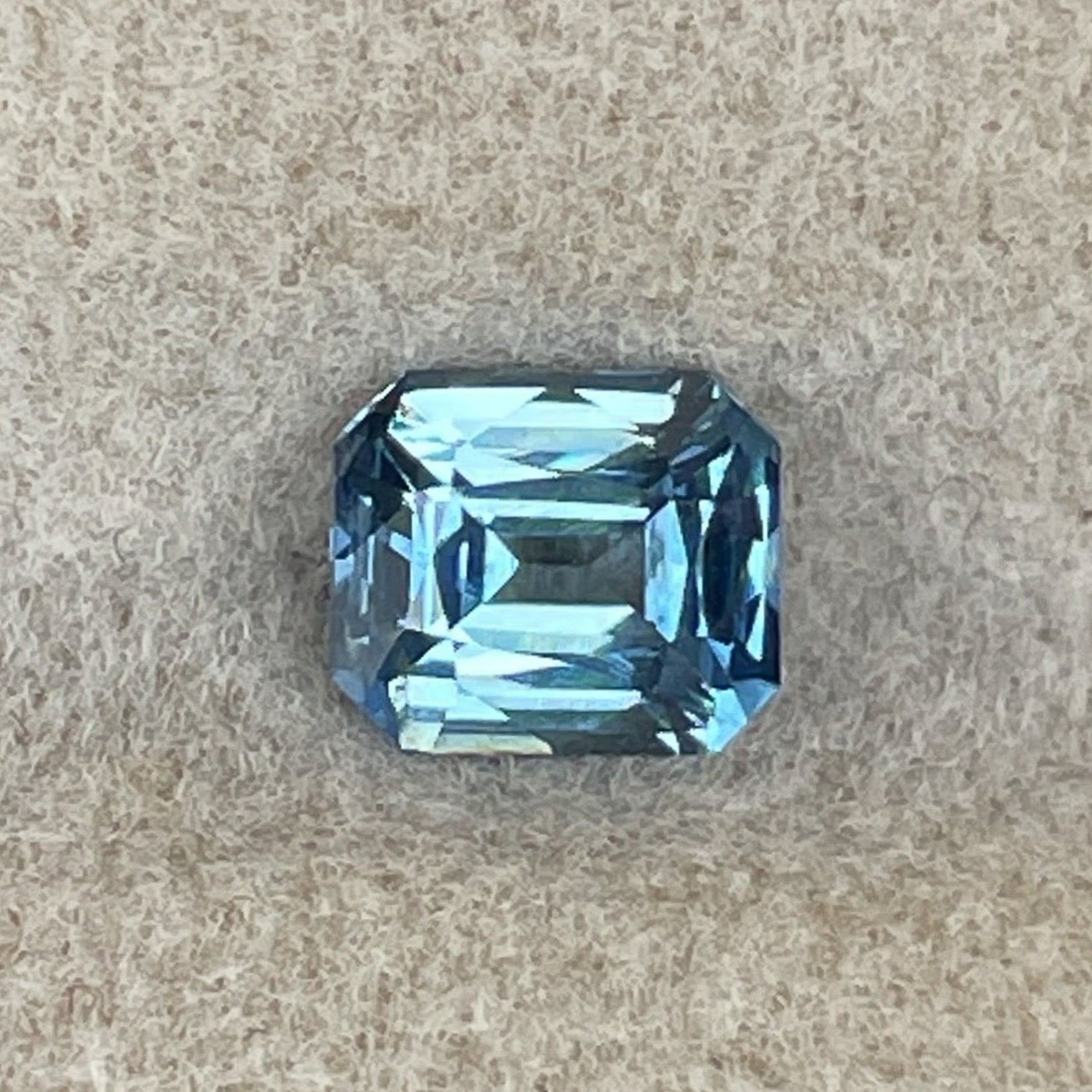 ナチュラルペールブルーサファイア 1.08カラット ティールエメラルドカット ルースジェムストーン 婚約指輪やカスタムジュエリーに最適 NASHGEMS製。