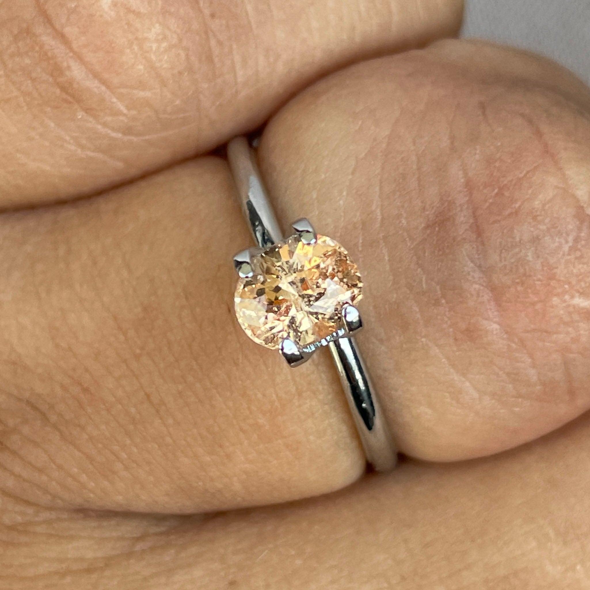 champagne sapphire stone