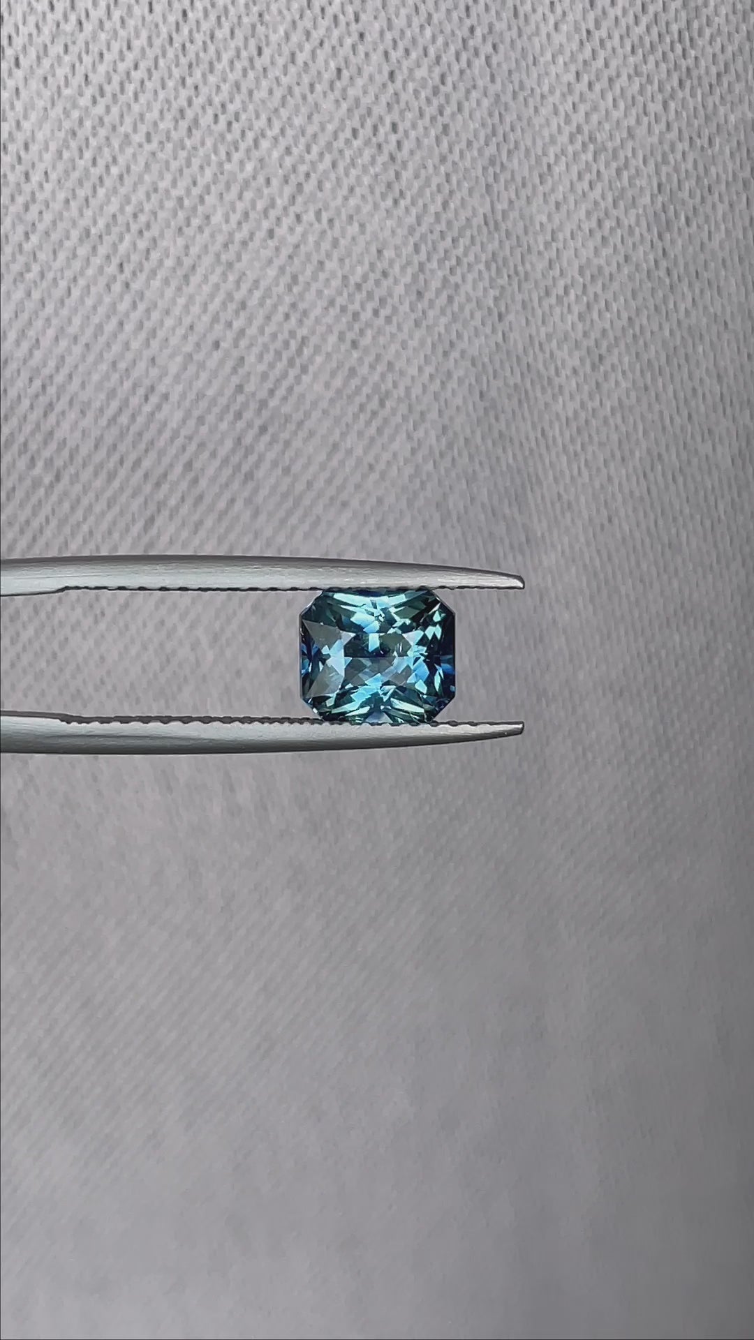 teal blue green gemstone sapphire