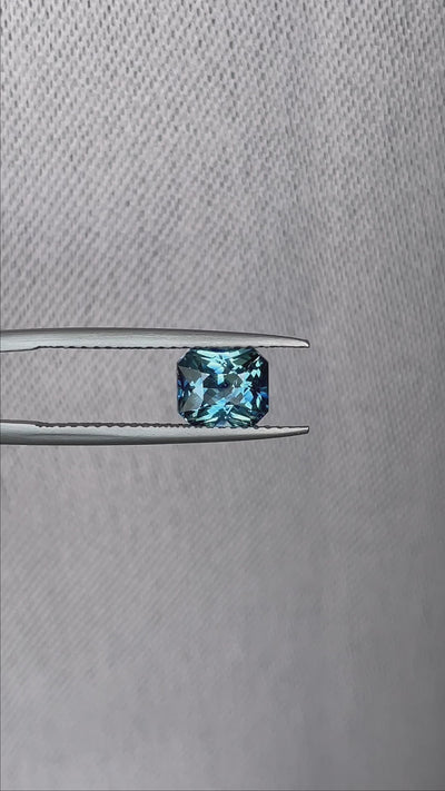 teal blue green gemstone sapphire