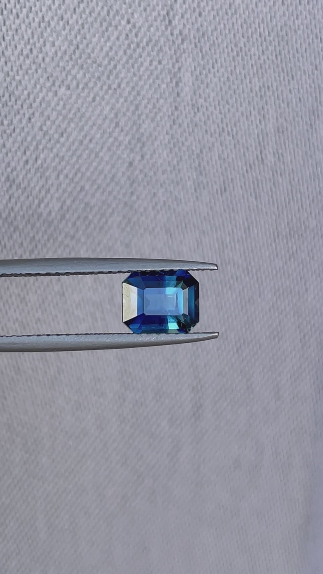 bluish green sapphire precious stone xnbv