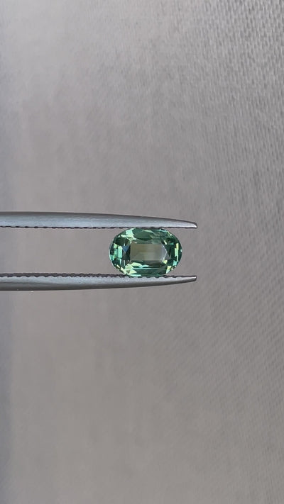 light green sapphire gemstone 