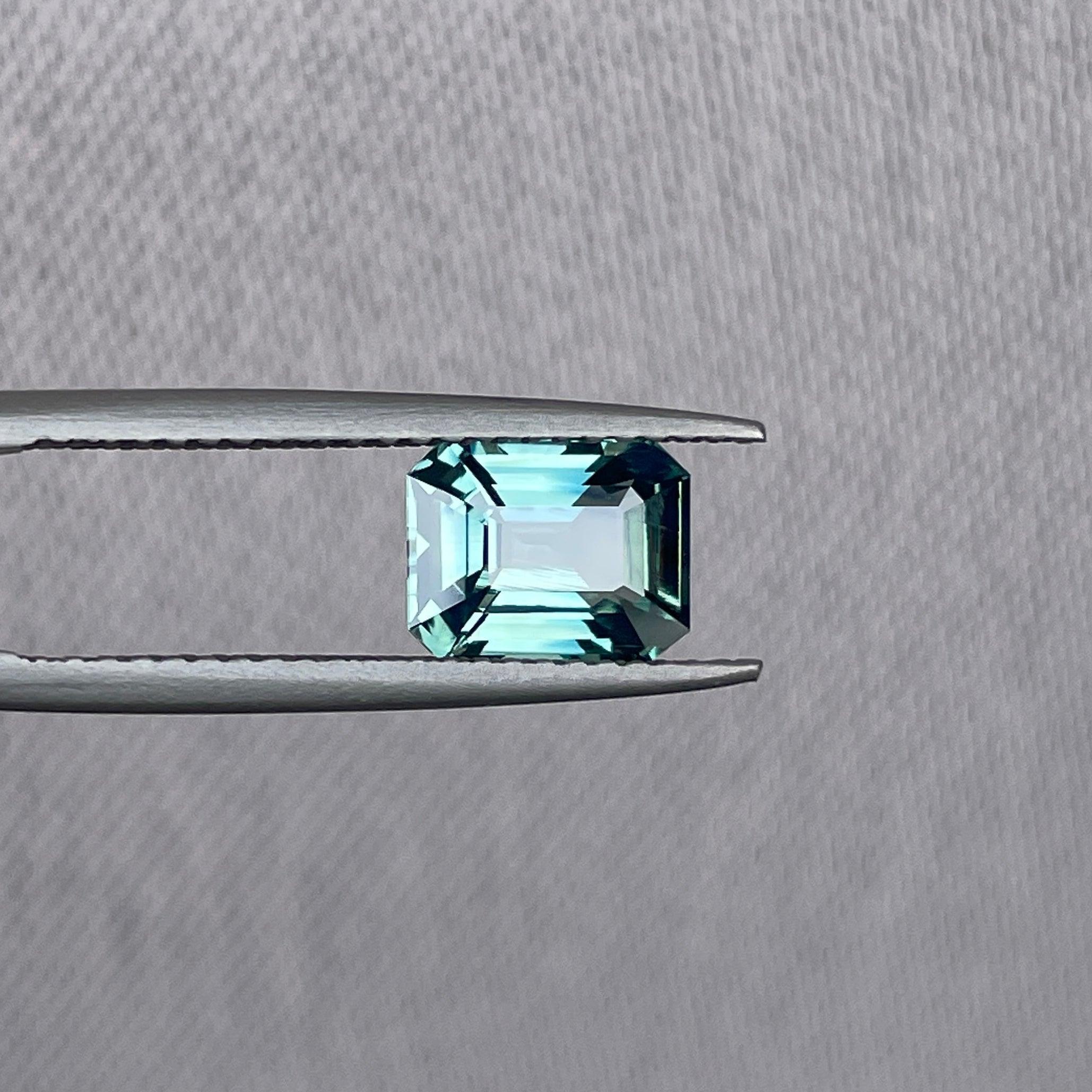 teal blue green gemstone sapphire