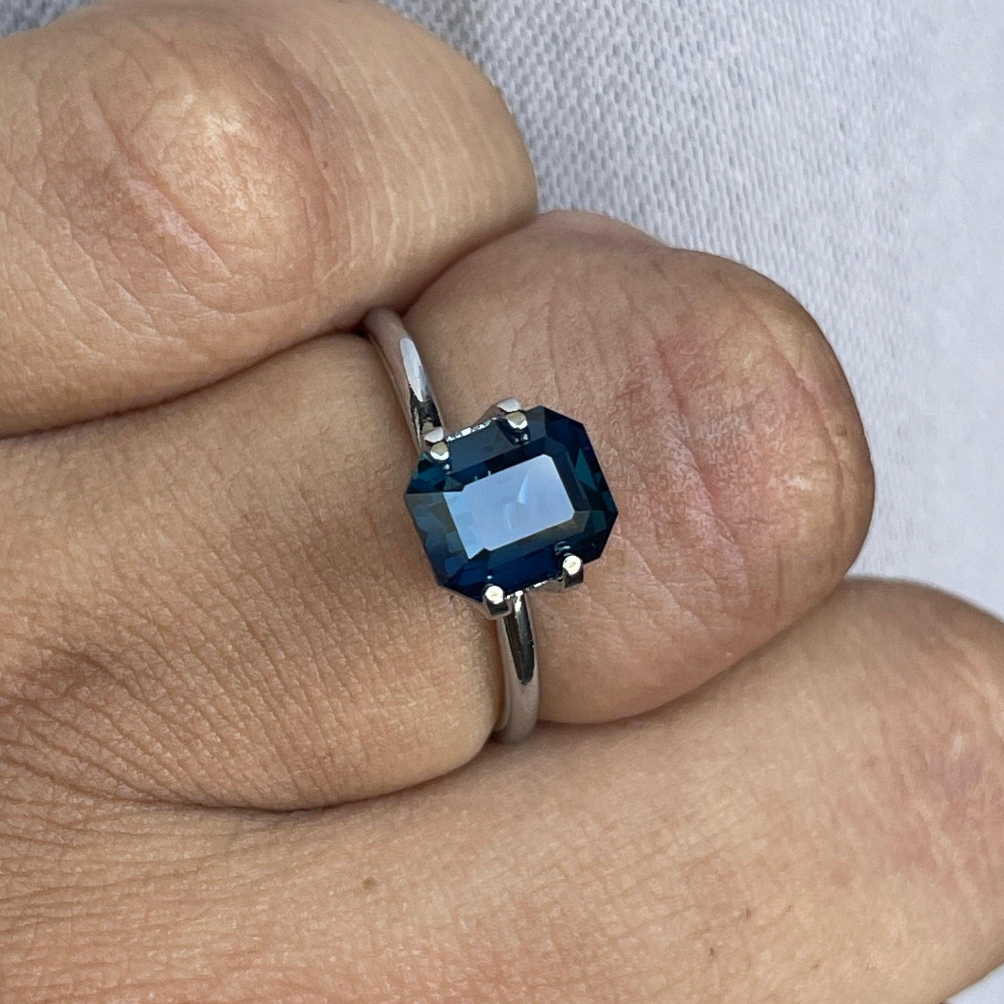 teal blue green gemstone sapphire