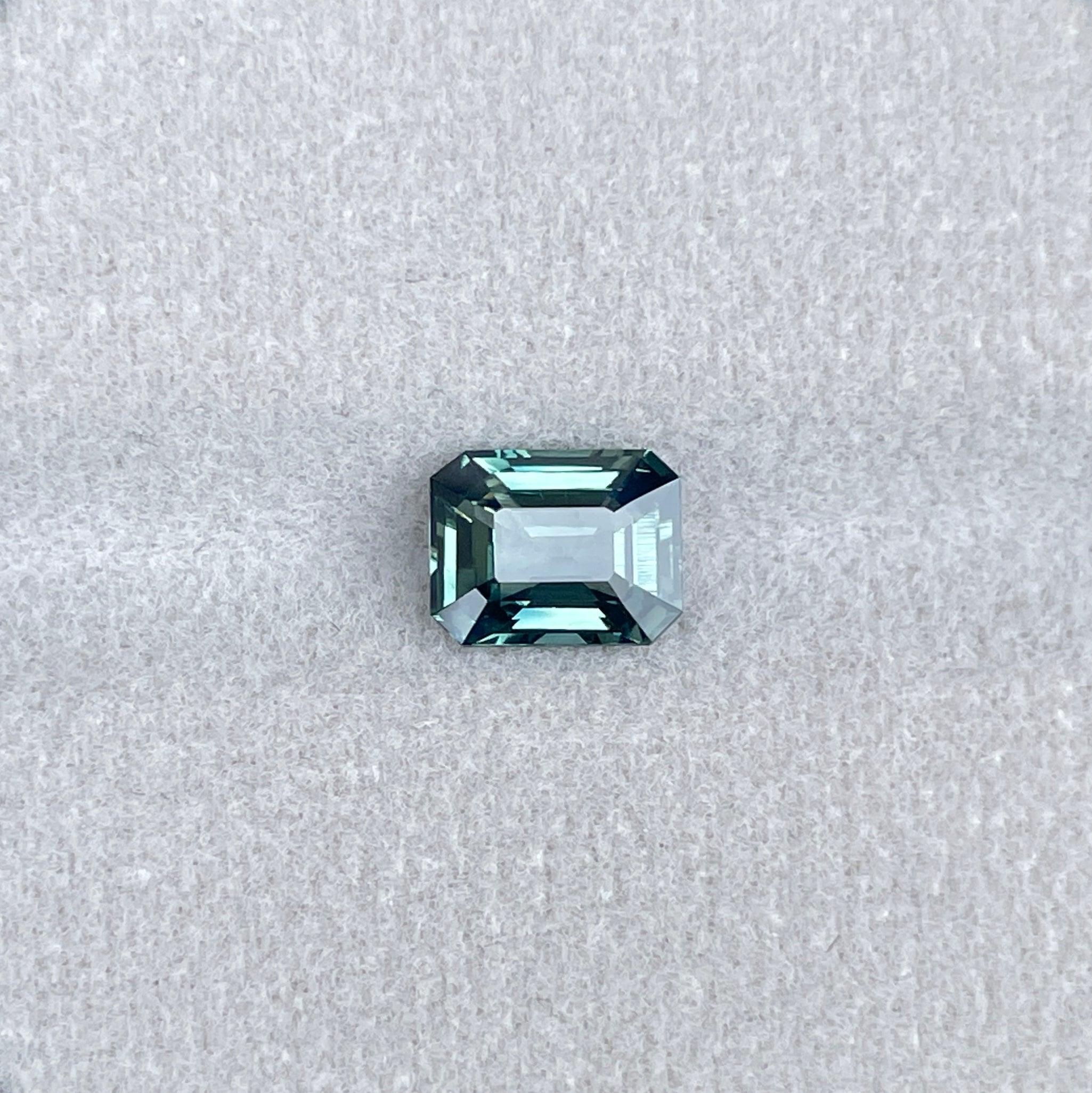 teal blue green gemstone sapphire
