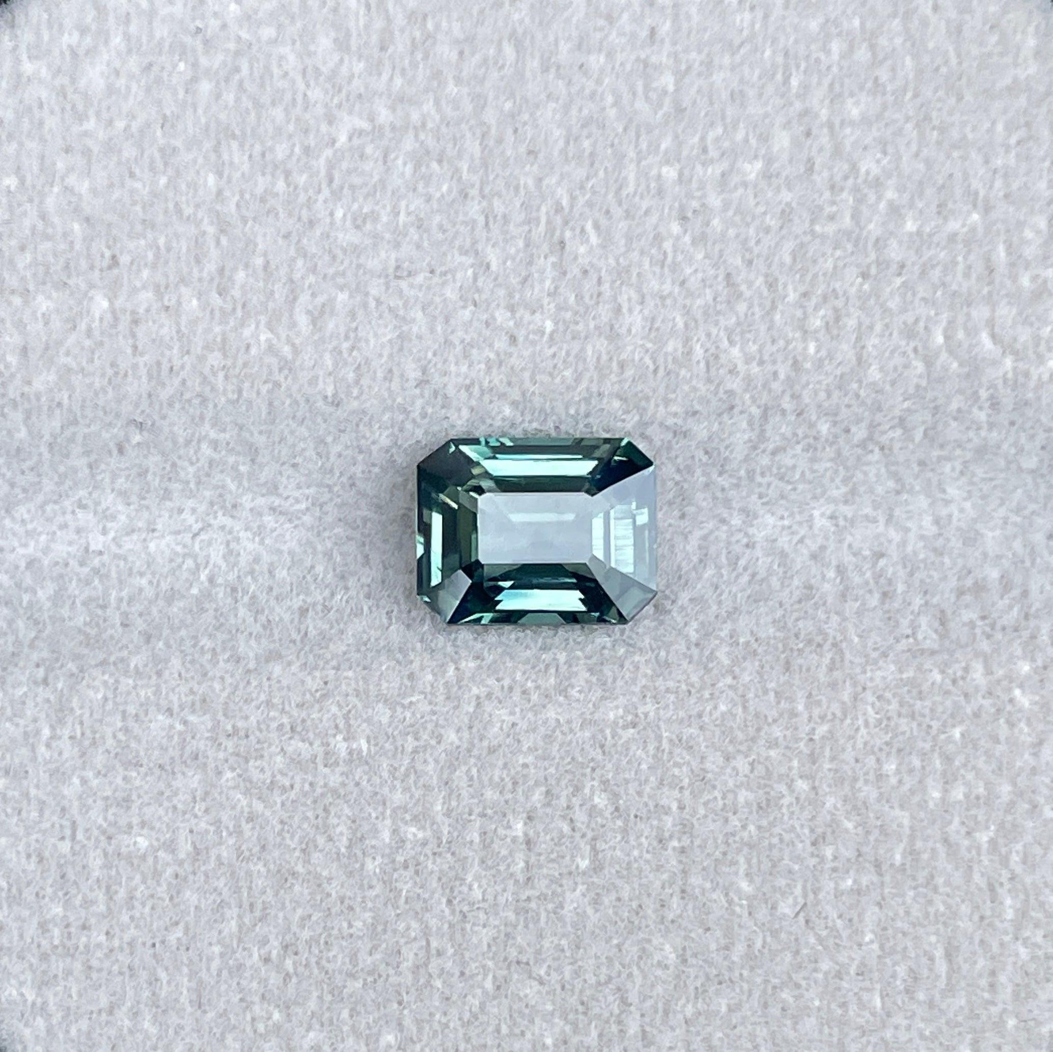 teal blue green gemstone sapphire