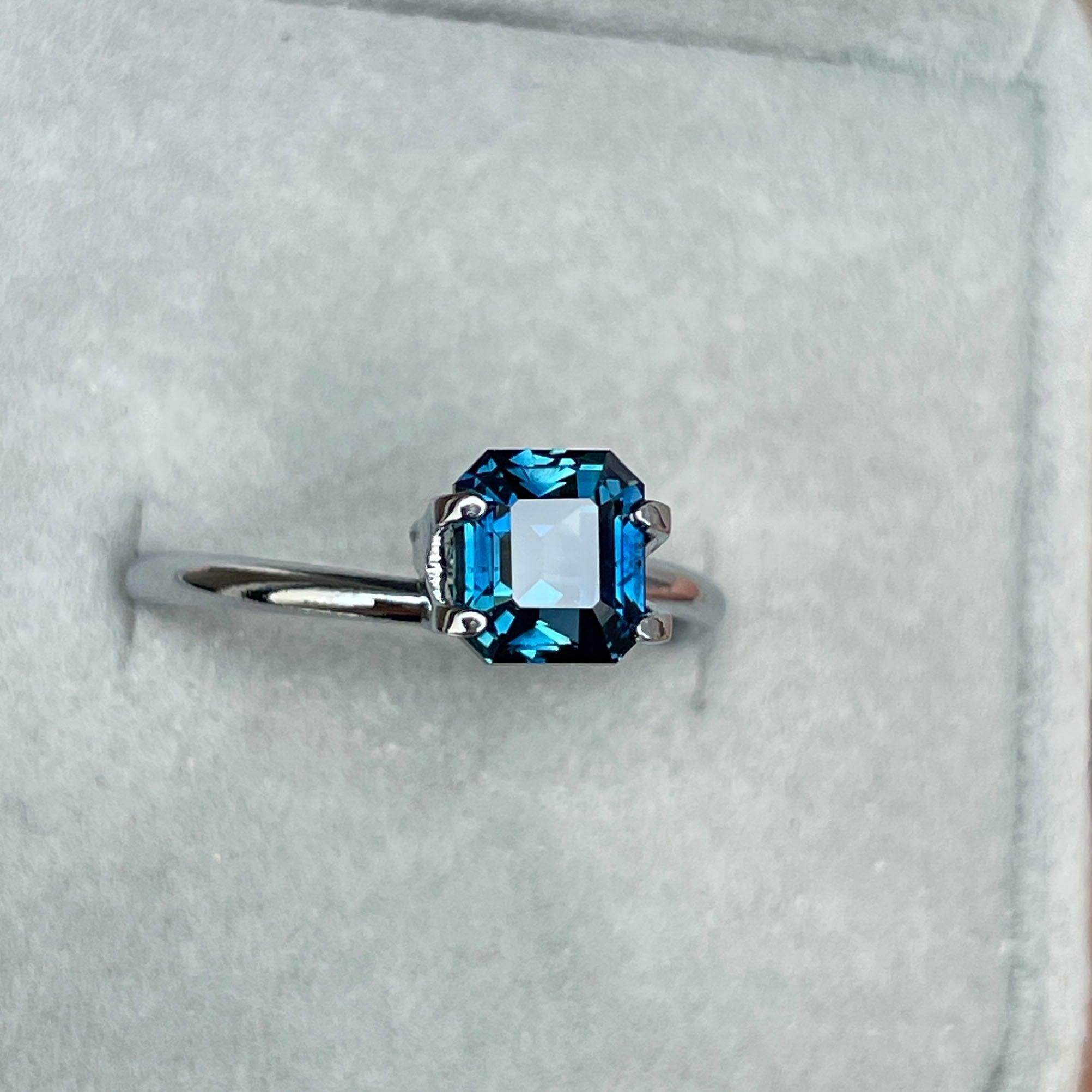 teal blue green gemstone sapphire
