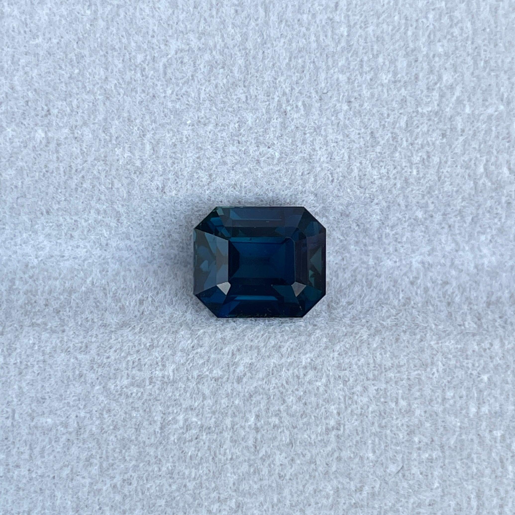 teal blue green gemstone sapphire