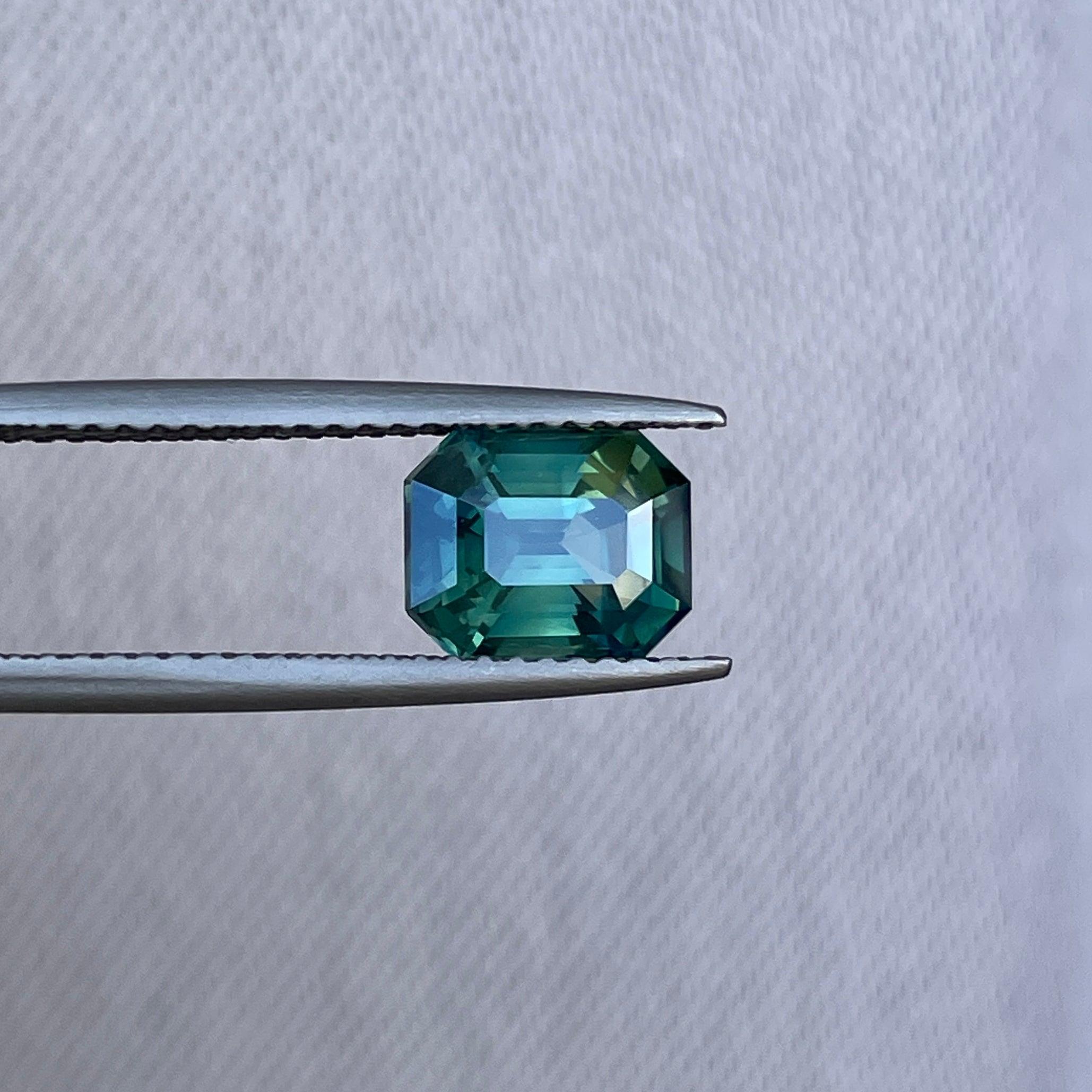 teal blue green gemstone sapphire
