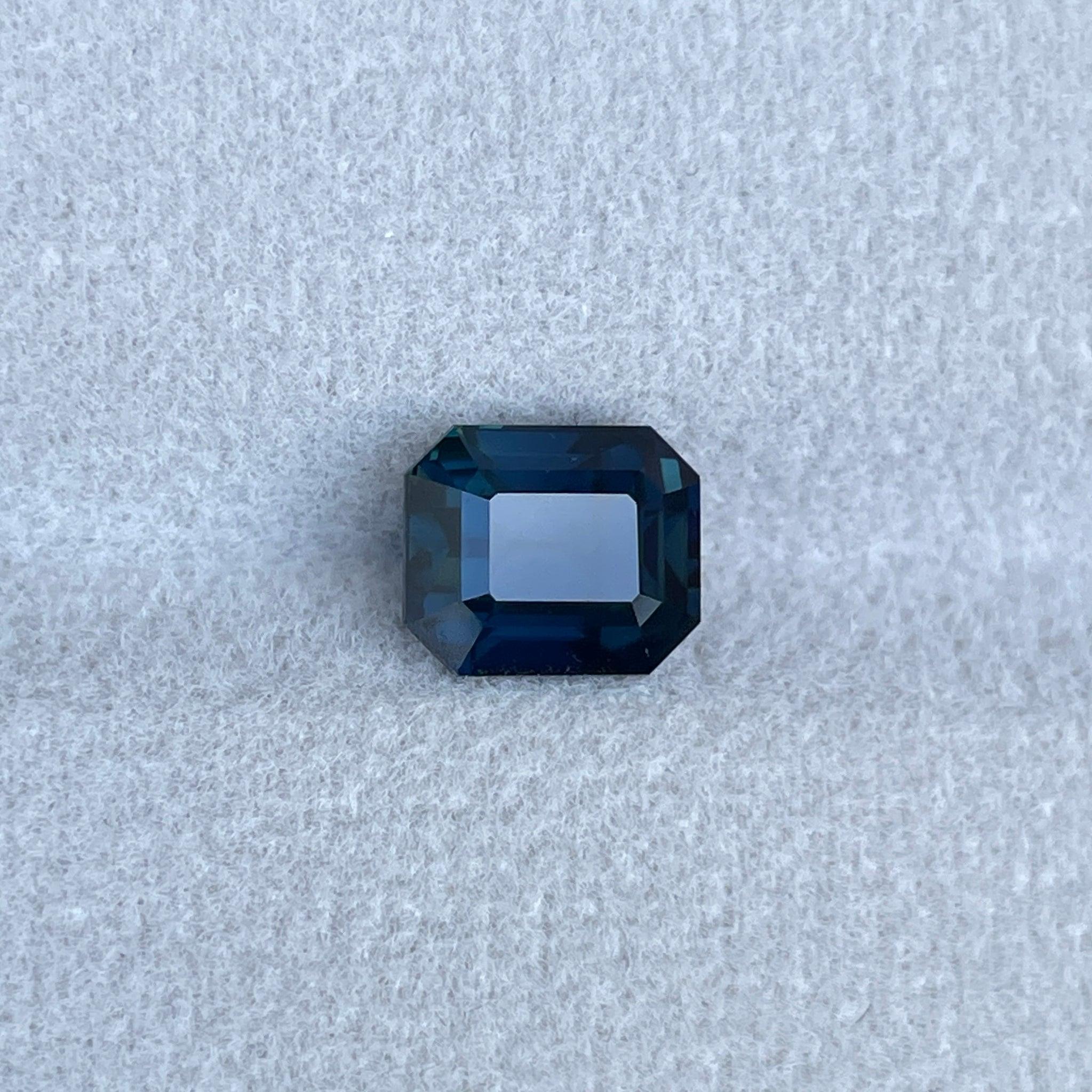 teal blue green gemstone sapphire