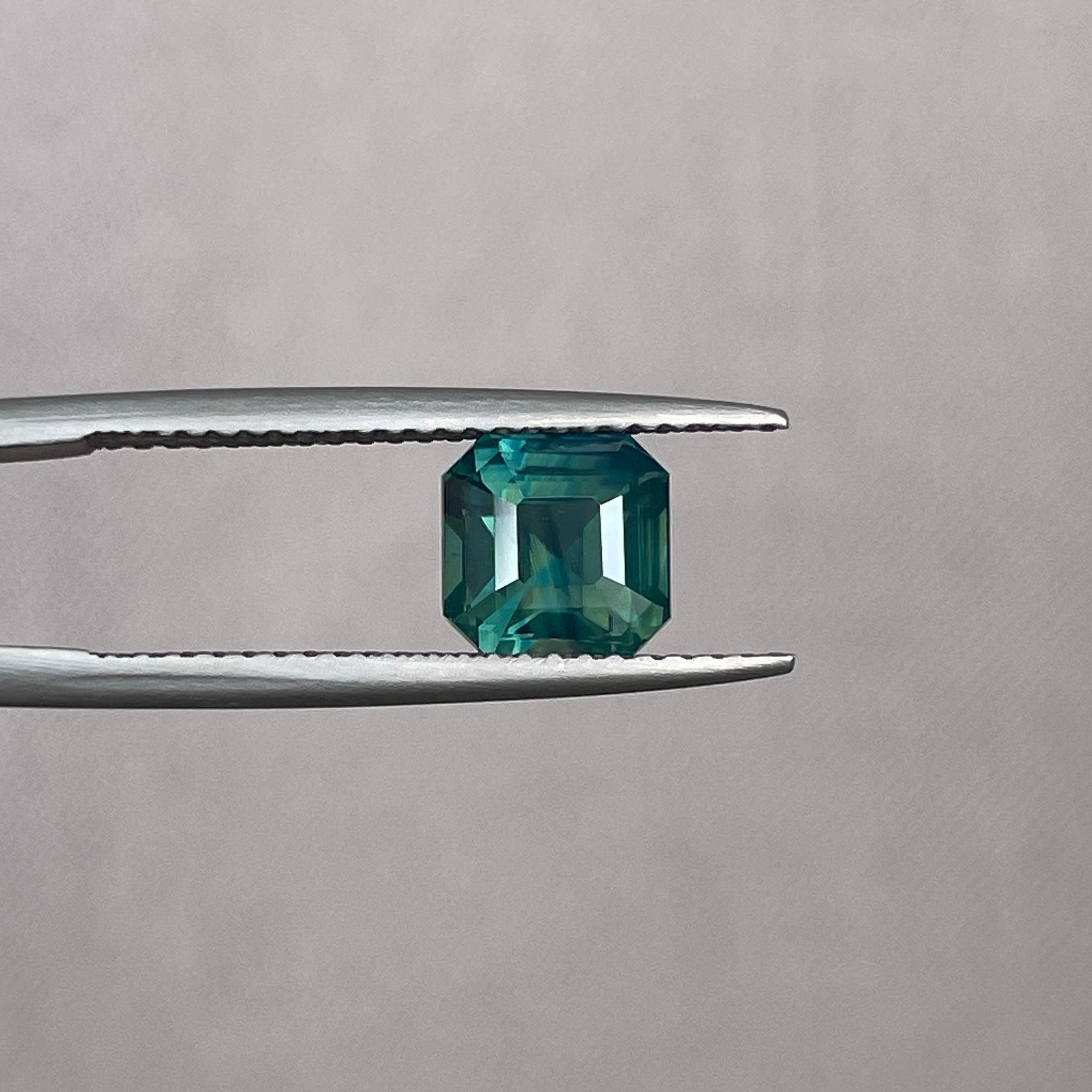 teal blue green gemstone sapphire