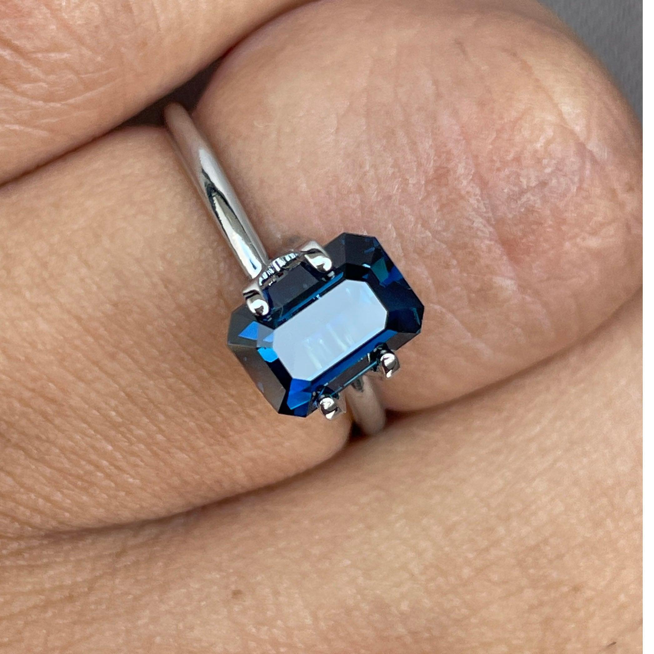 teal blue green gemstone sapphire
