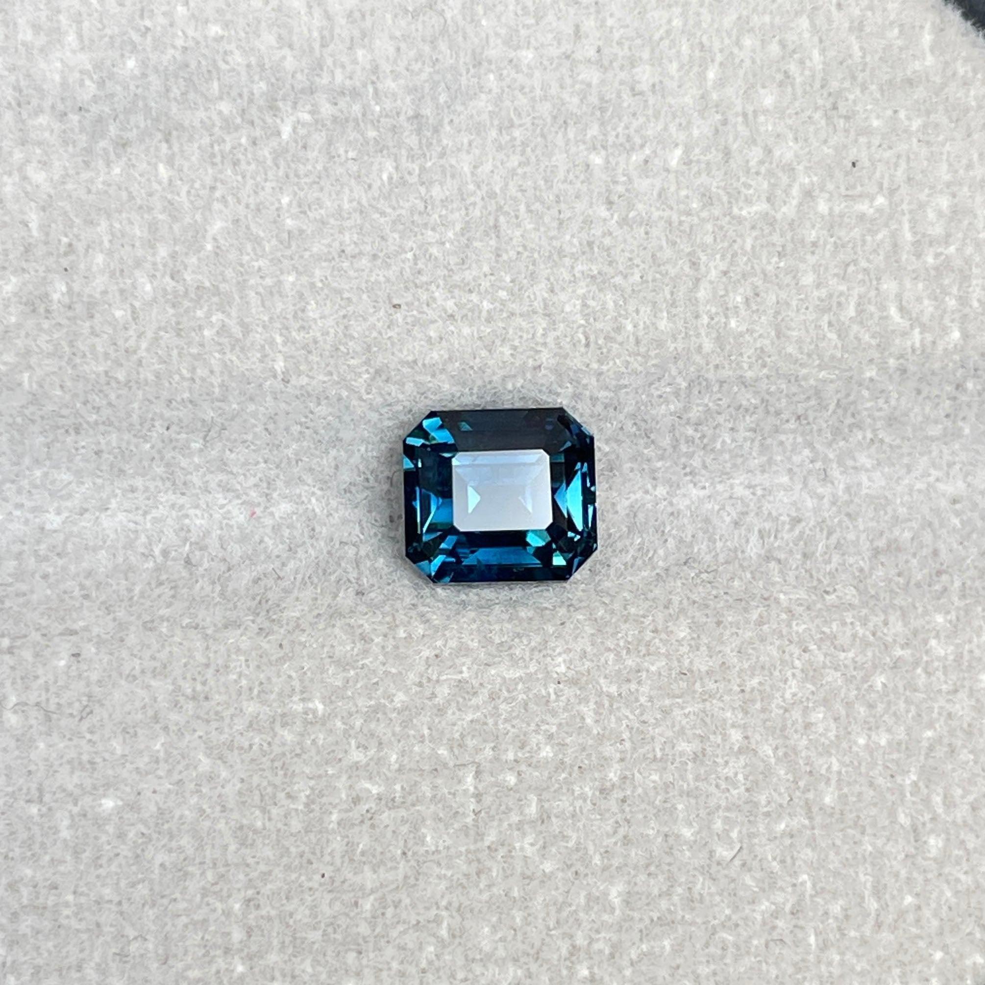teal blue green gemstone sapphire