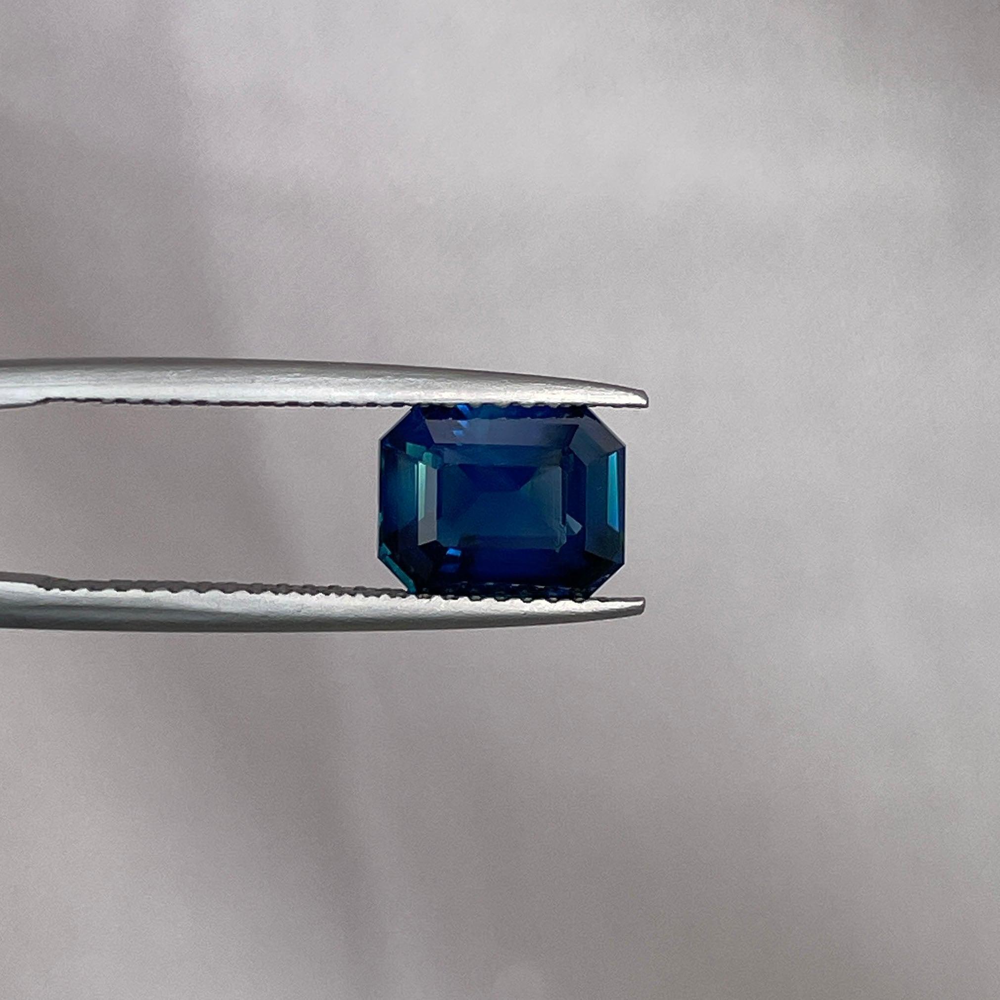 teal blue green gemstone sapphire
